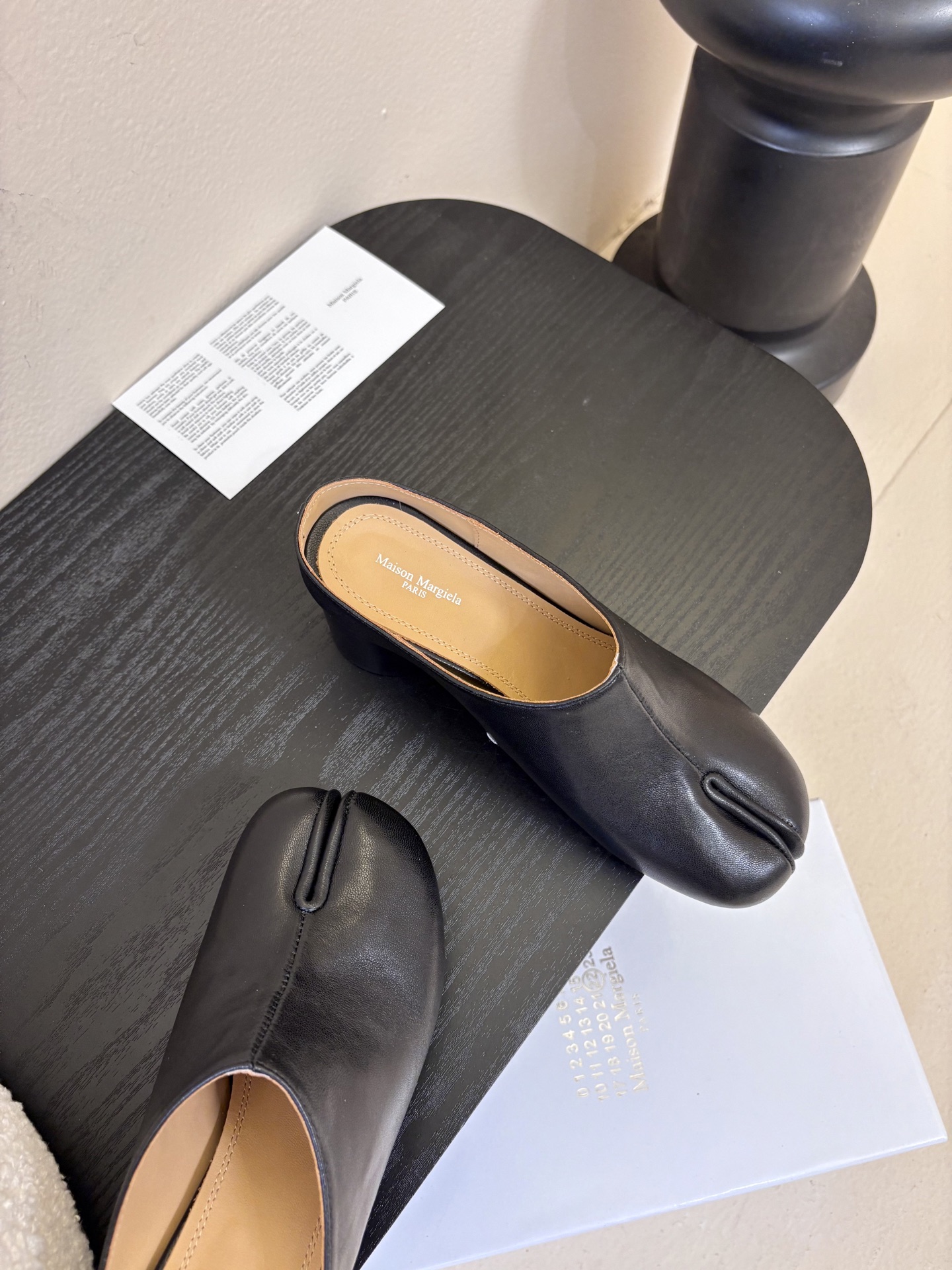 Maison Marginal* MM6苹果头芭蕾舞凉鞋马吉拉设计师太有才了 作为设计元素打造鞋品💯 单