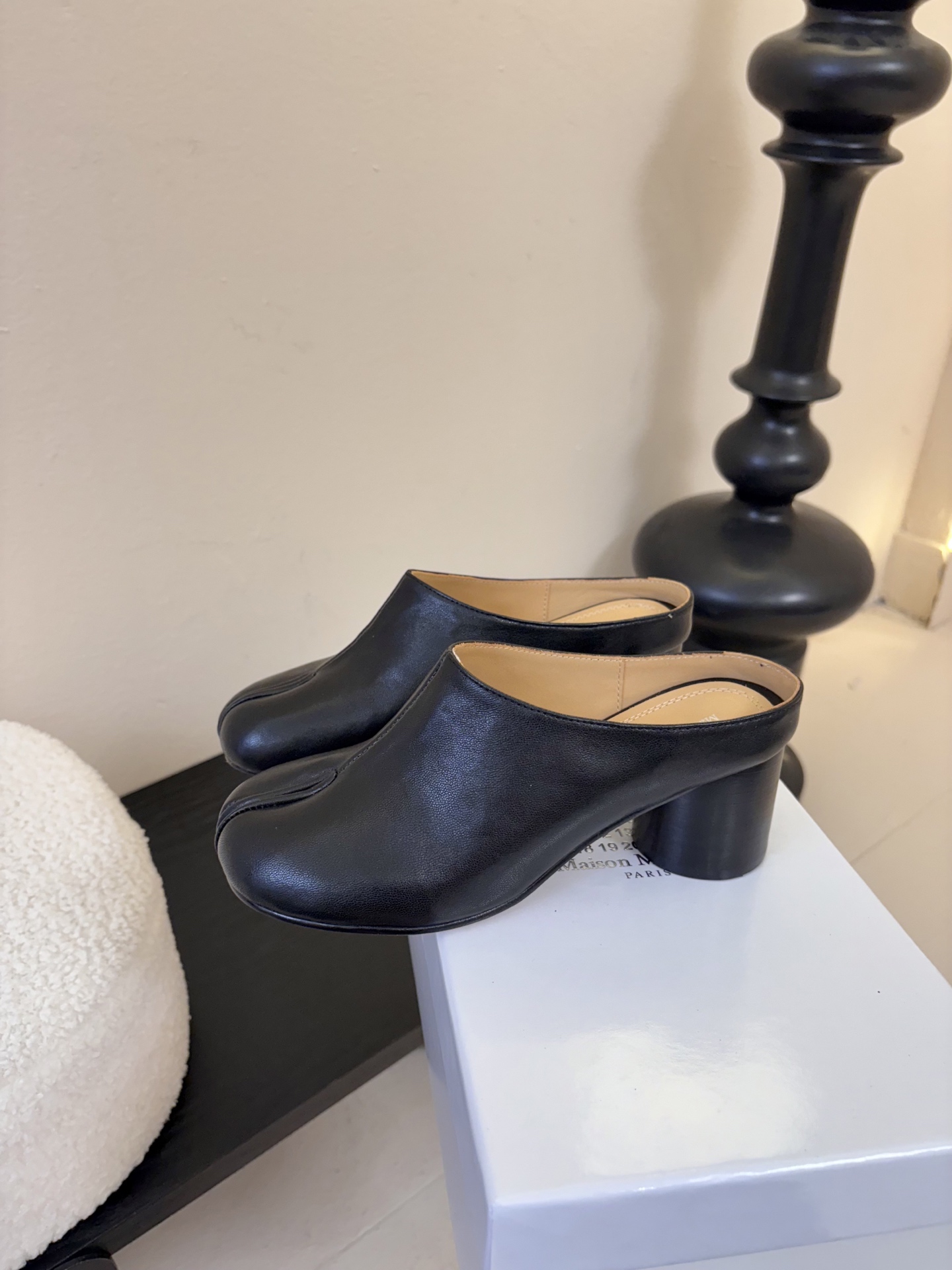 Maison Marginal* MM6苹果头芭蕾舞凉鞋马吉拉设计师太有才了 作为设计元素打造鞋品💯 单