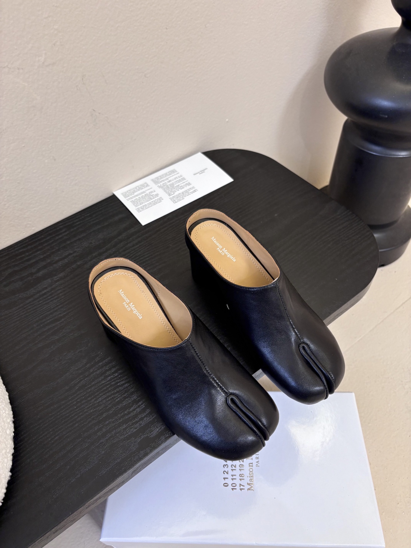 Maison Marginal* MM6苹果头芭蕾舞凉鞋马吉拉设计师太有才了 作为设计元素打造鞋品💯 单