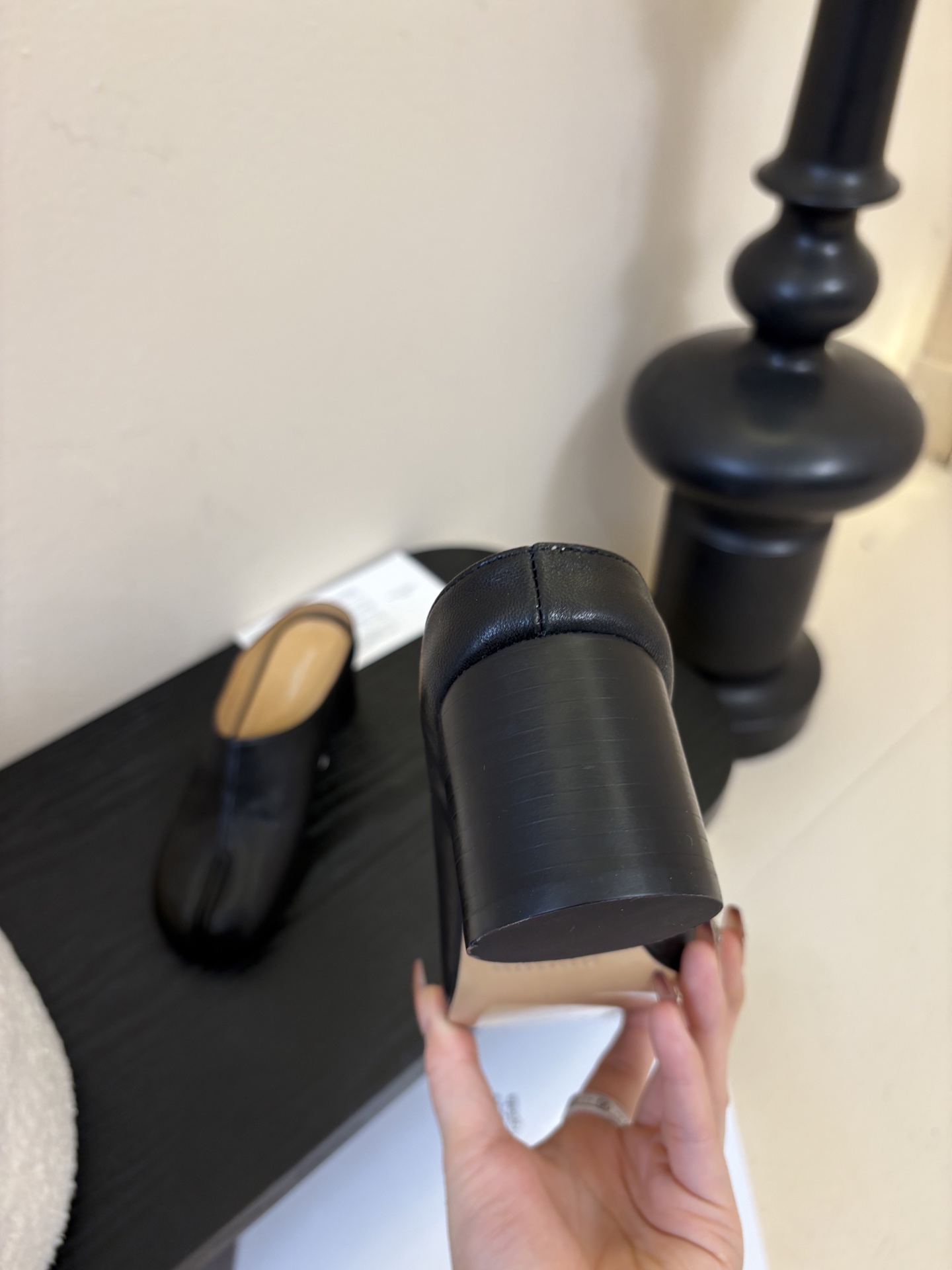 Maison Marginal* MM6苹果头芭蕾舞凉鞋马吉拉设计师太有才了 作为设计元素打造鞋品💯 单