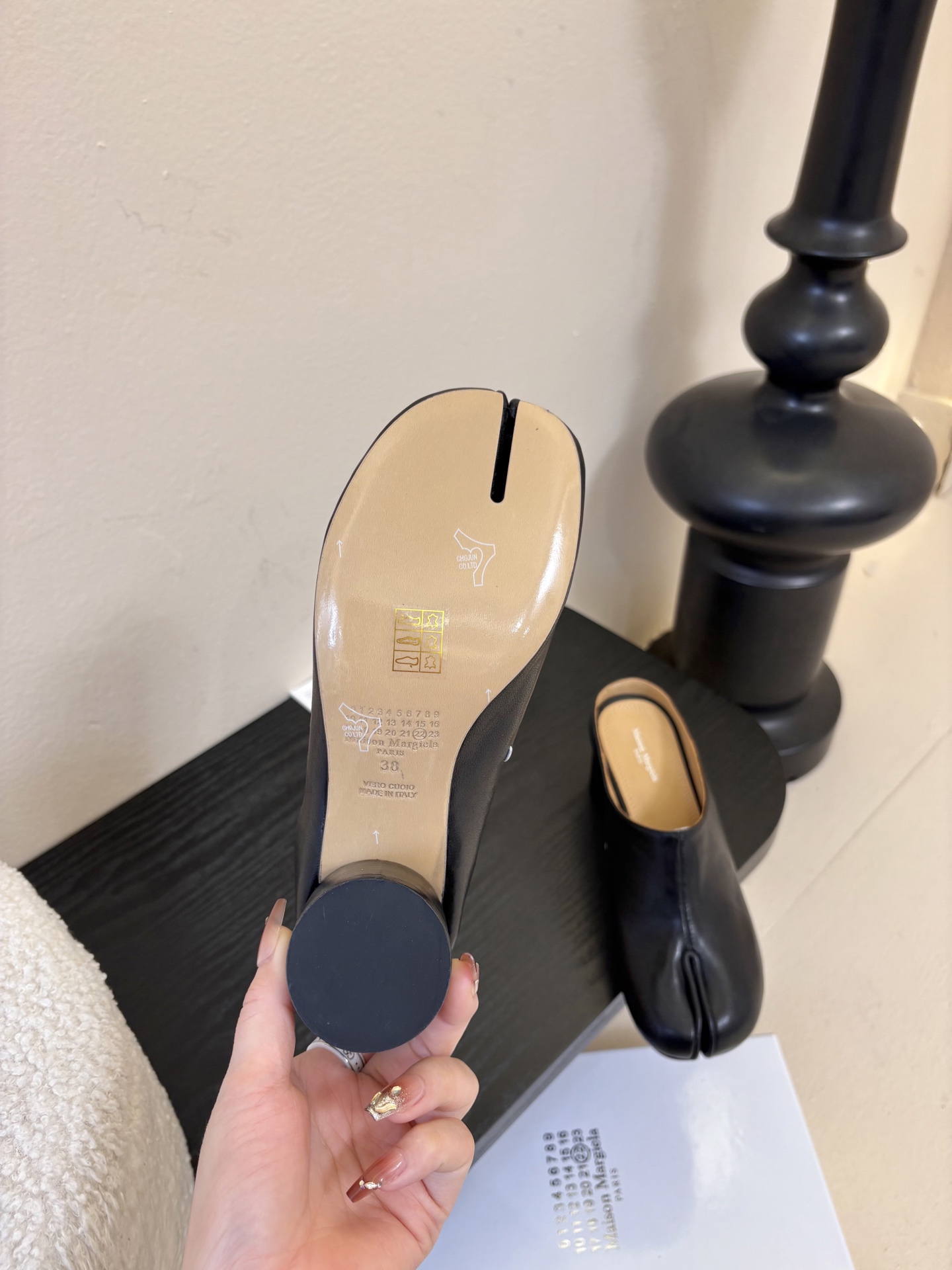 Maison Marginal* MM6苹果头芭蕾舞凉鞋马吉拉设计师太有才了 作为设计元素打造鞋品💯 单