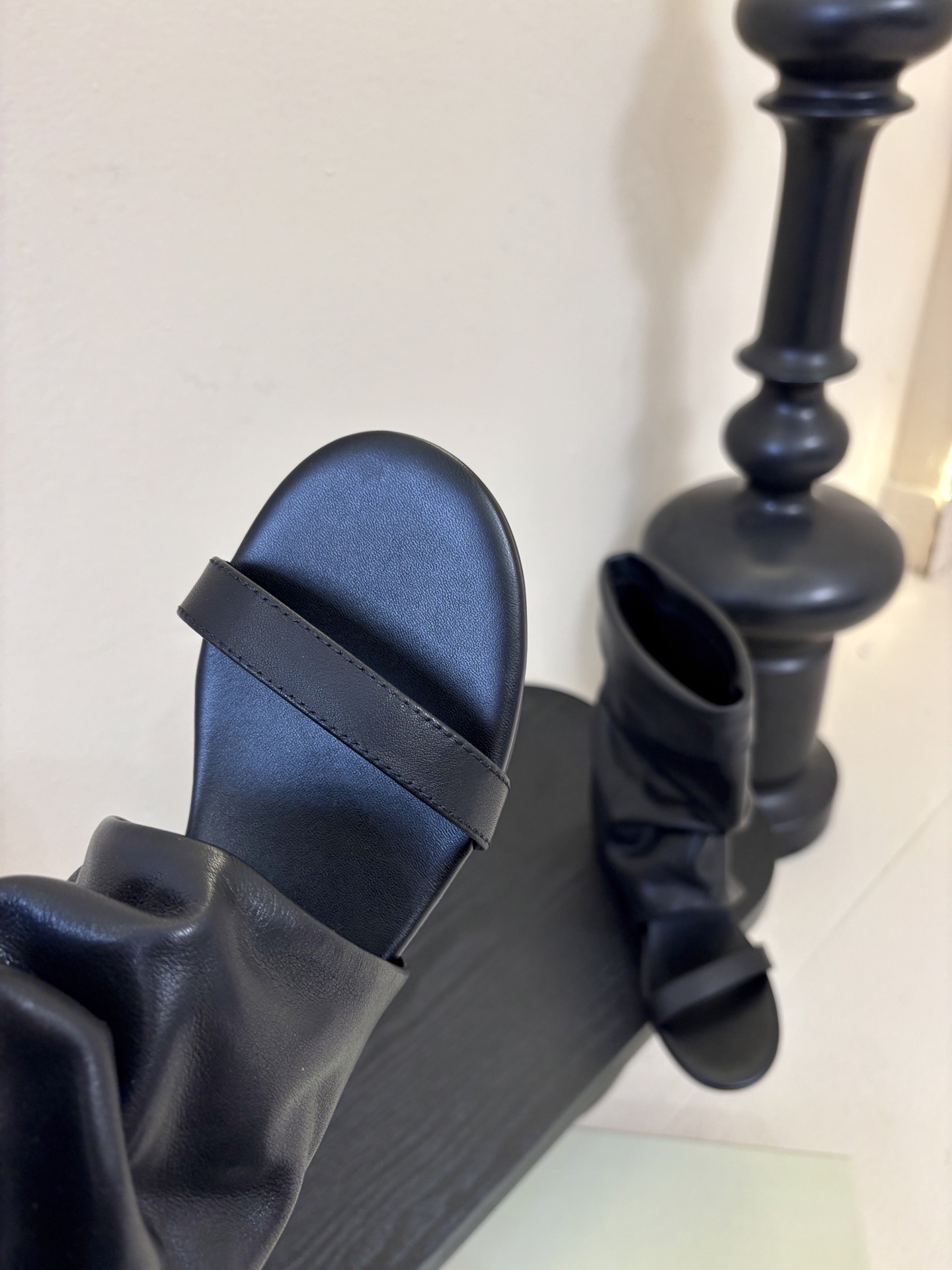 内增高4cmUNFOLIO一字带新款走秀款堆堆靴❗️慵懒法欧风，飒爆了💥 自然❗️舒适❗️洒脱❗️时髦精