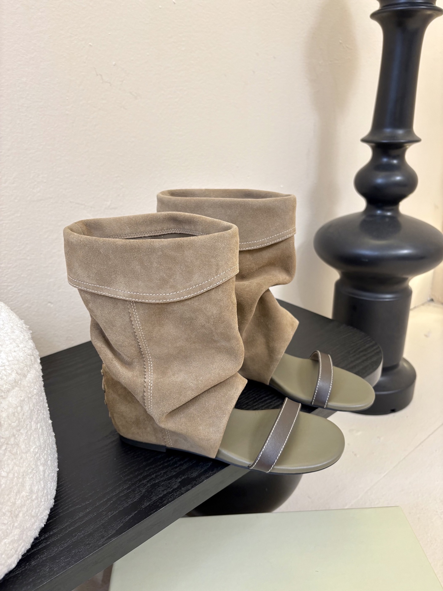 内增高4cmUNFOLIO一字带新款走秀款堆堆靴❗️慵懒法欧风，飒爆了💥 自然❗️舒适❗️洒脱❗️时髦精