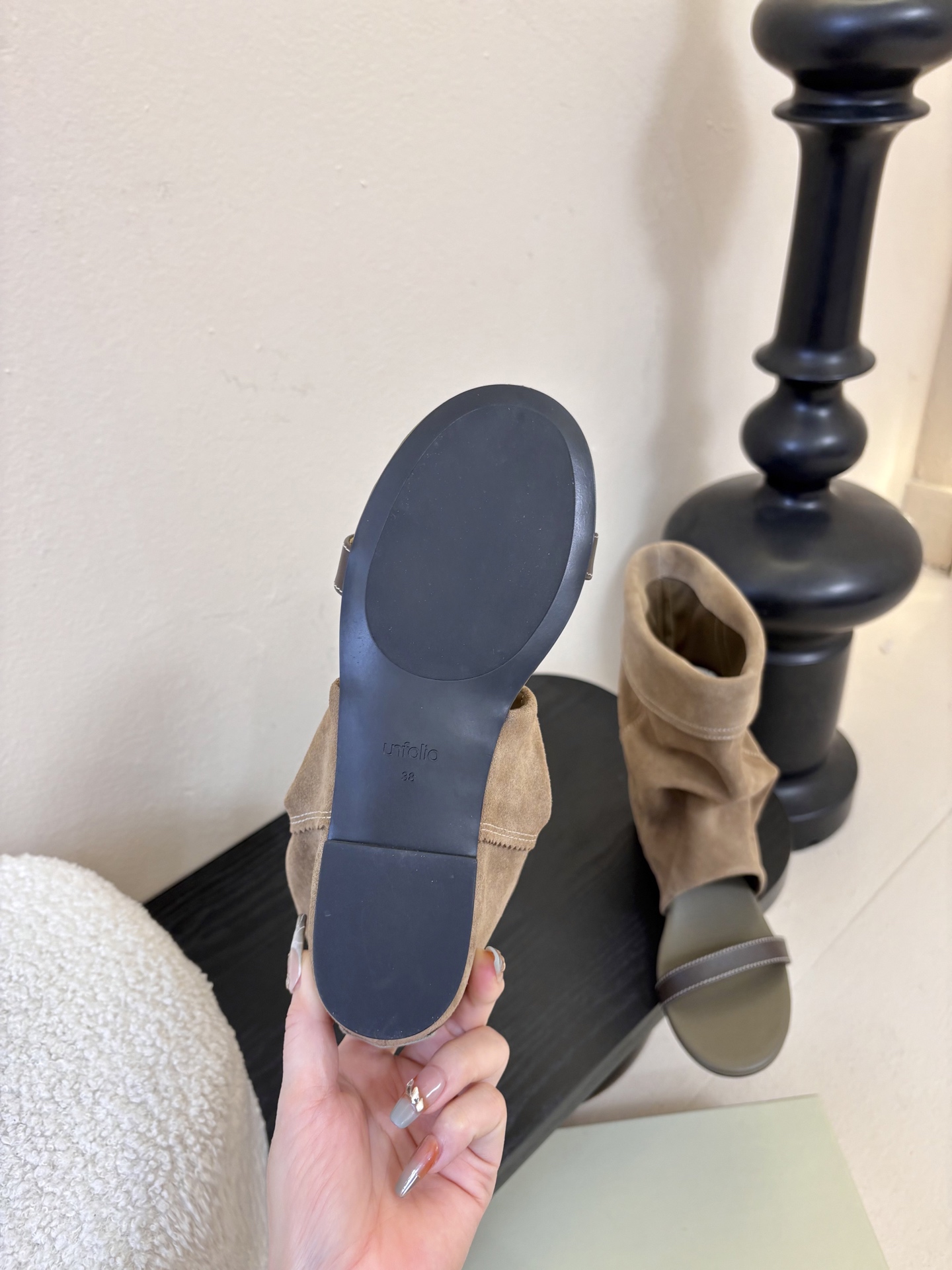 内增高4cmUNFOLIO一字带新款走秀款堆堆靴❗️慵懒法欧风，飒爆了💥 自然❗️舒适❗️洒脱❗️时髦精