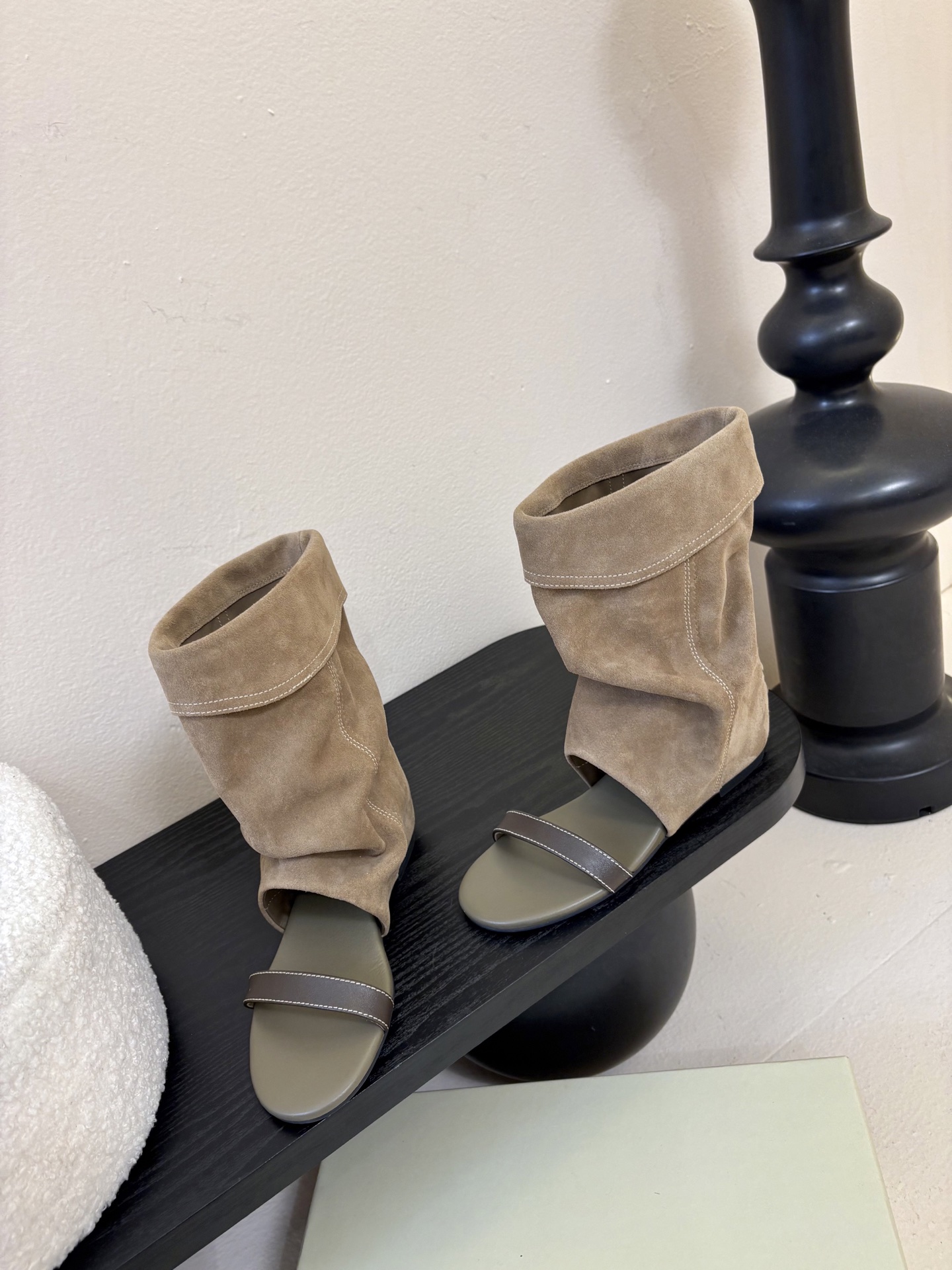 内增高4cmUNFOLIO一字带新款走秀款堆堆靴❗️慵懒法欧风，飒爆了💥 自然❗️舒适❗️洒脱❗️时髦精