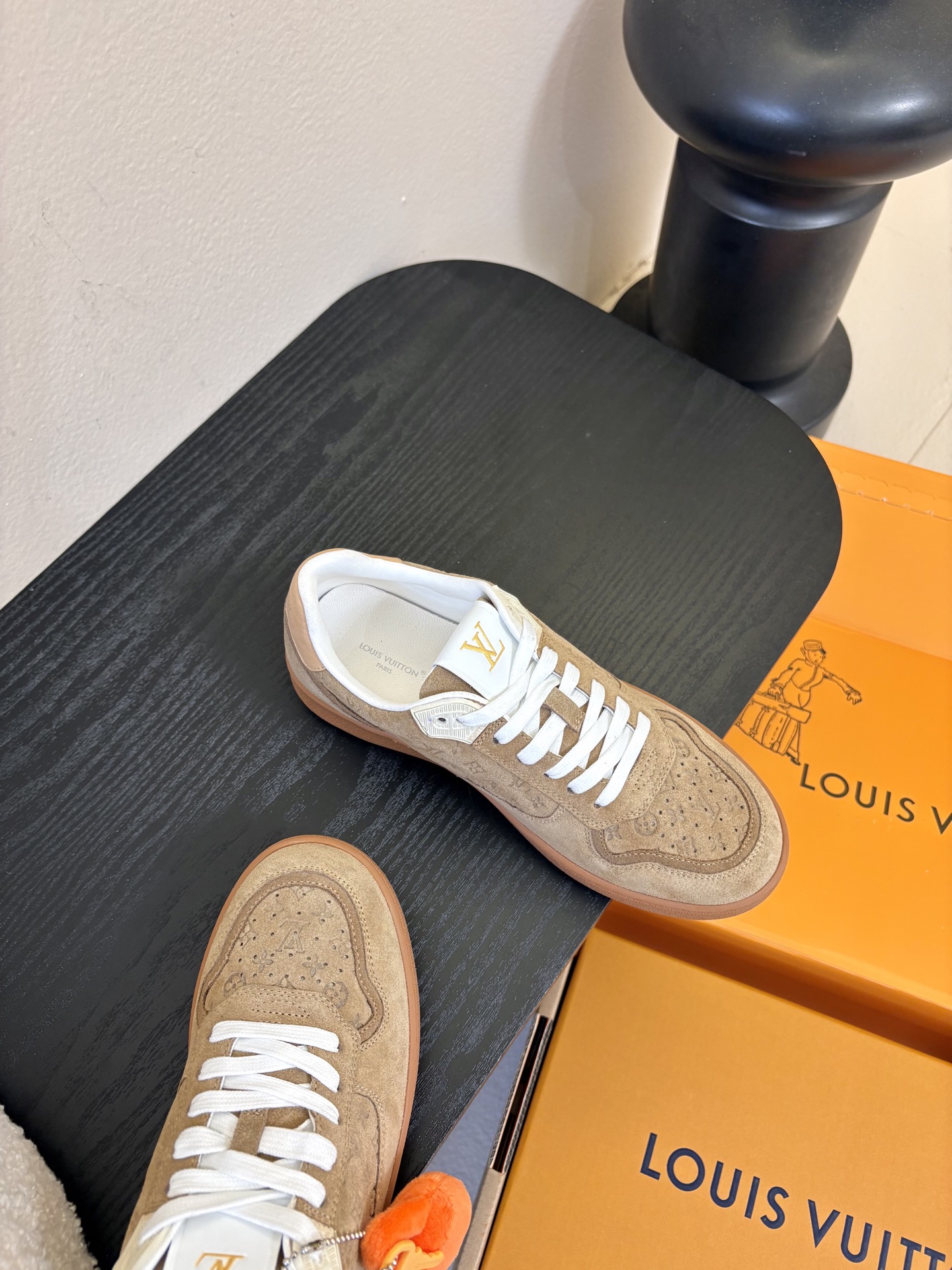 lv 26c new arrival～一上市就熱銷爆賣新鞋款 Lagoon Sneaker採用Monog