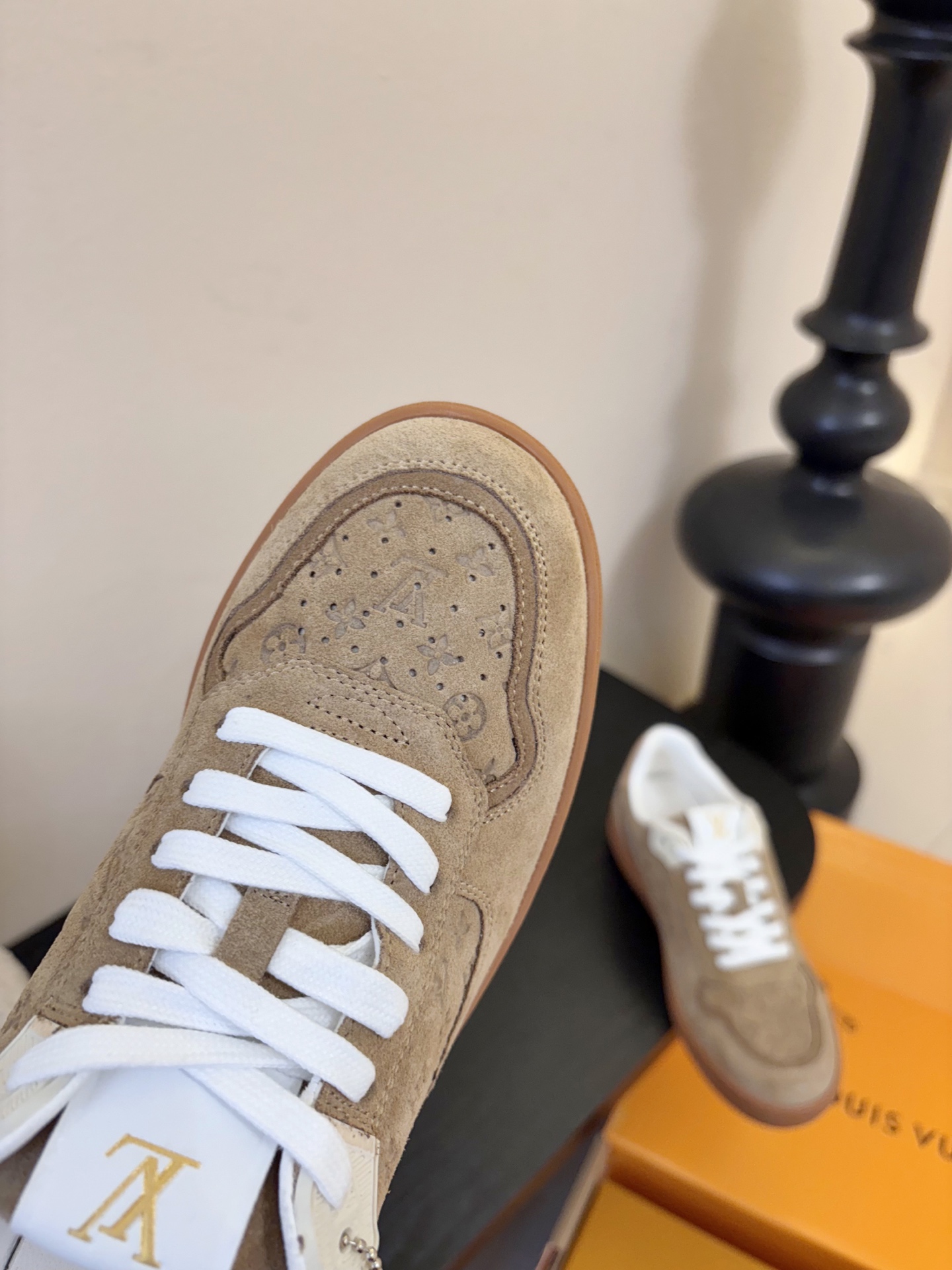 lv 26c new arrival～一上市就熱銷爆賣新鞋款 Lagoon Sneaker採用Monog