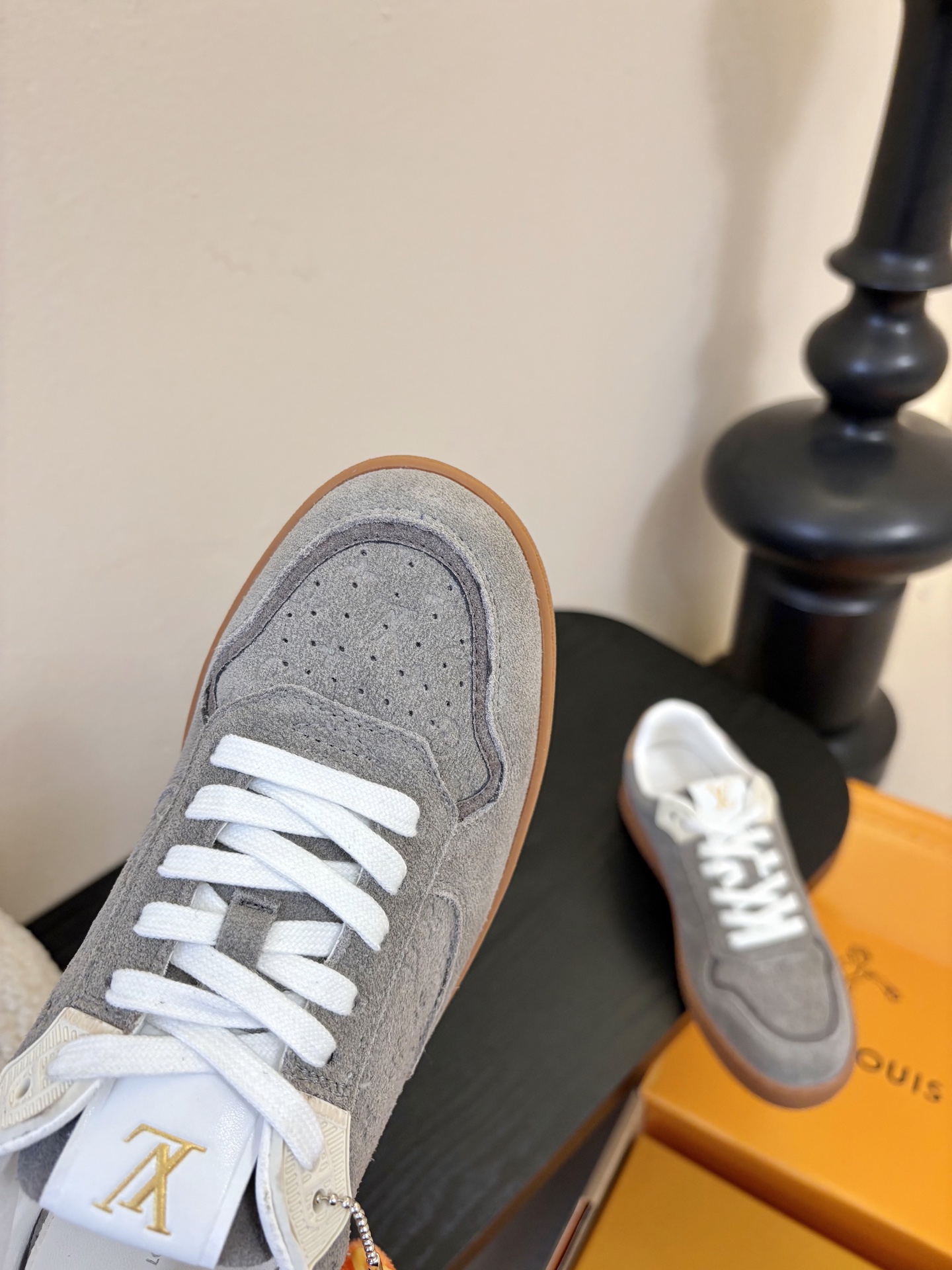 lv 26c new arrival～一上市就熱銷爆賣新鞋款 Lagoon Sneaker採用Monog