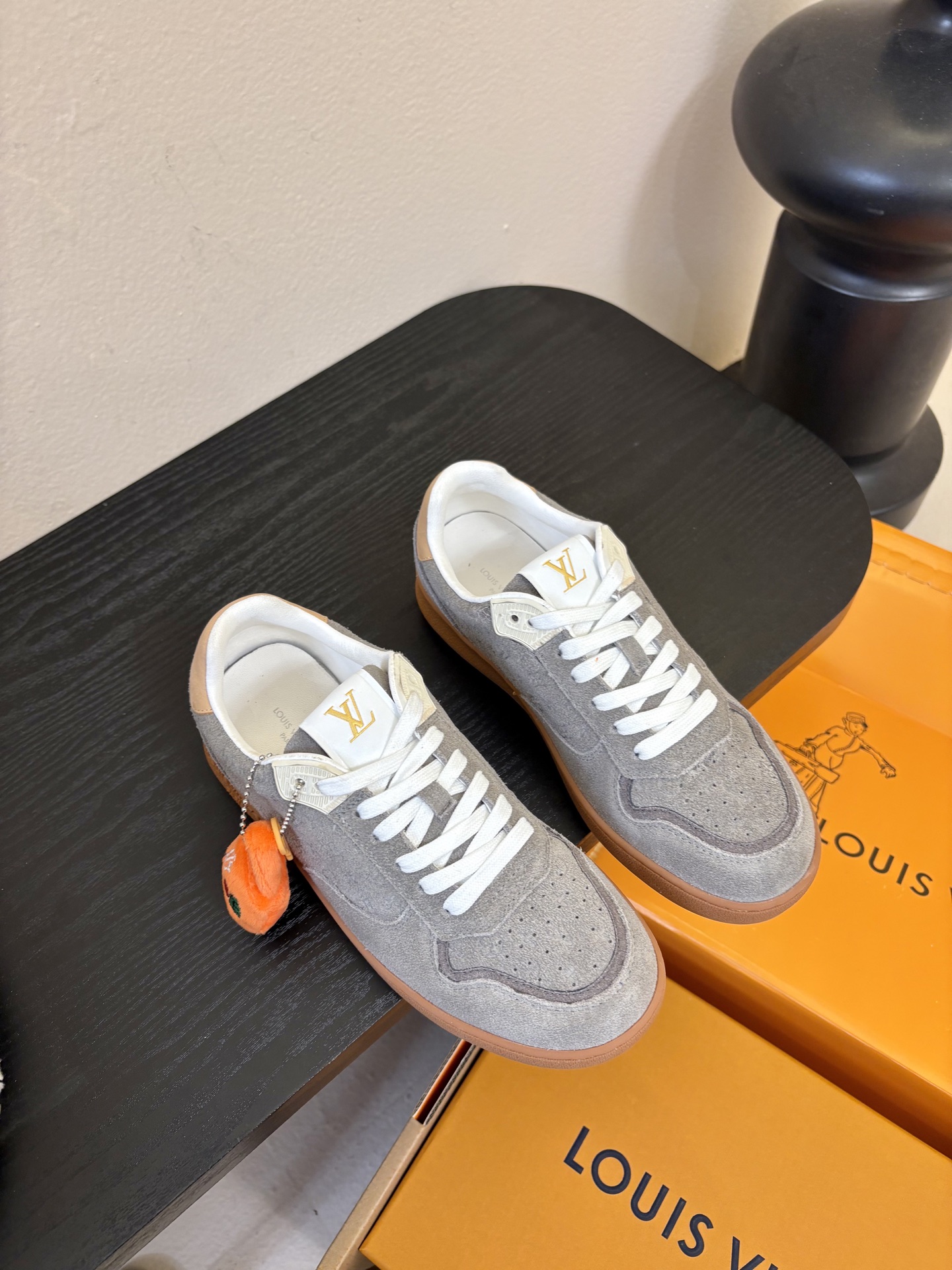 lv 26c new arrival～一上市就熱銷爆賣新鞋款 Lagoon Sneaker採用Monog