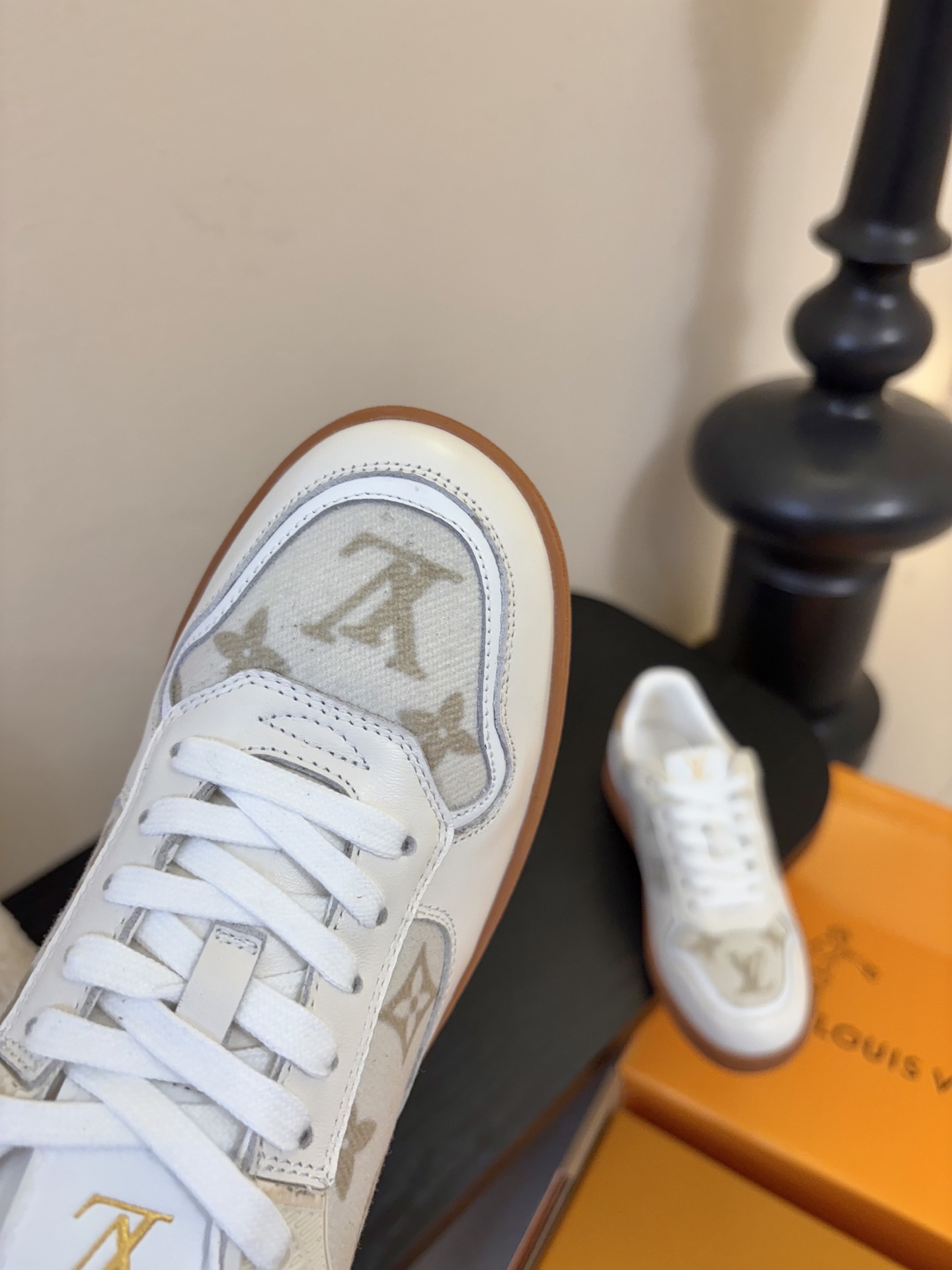 lv 26c new arrival～一上市就熱銷爆賣新鞋款 Lagoon Sneaker採用Monog