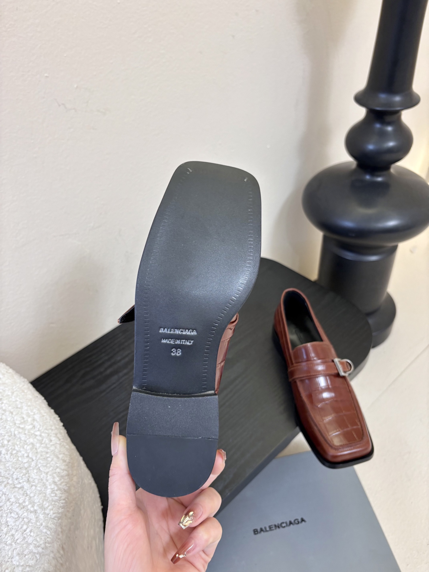 26春夏新款Balenciaga巴黎世家26Fw Bel Air鳄鱼纹压纹牛皮乐福鞋方头搭扣一脚蹬小皮鞋