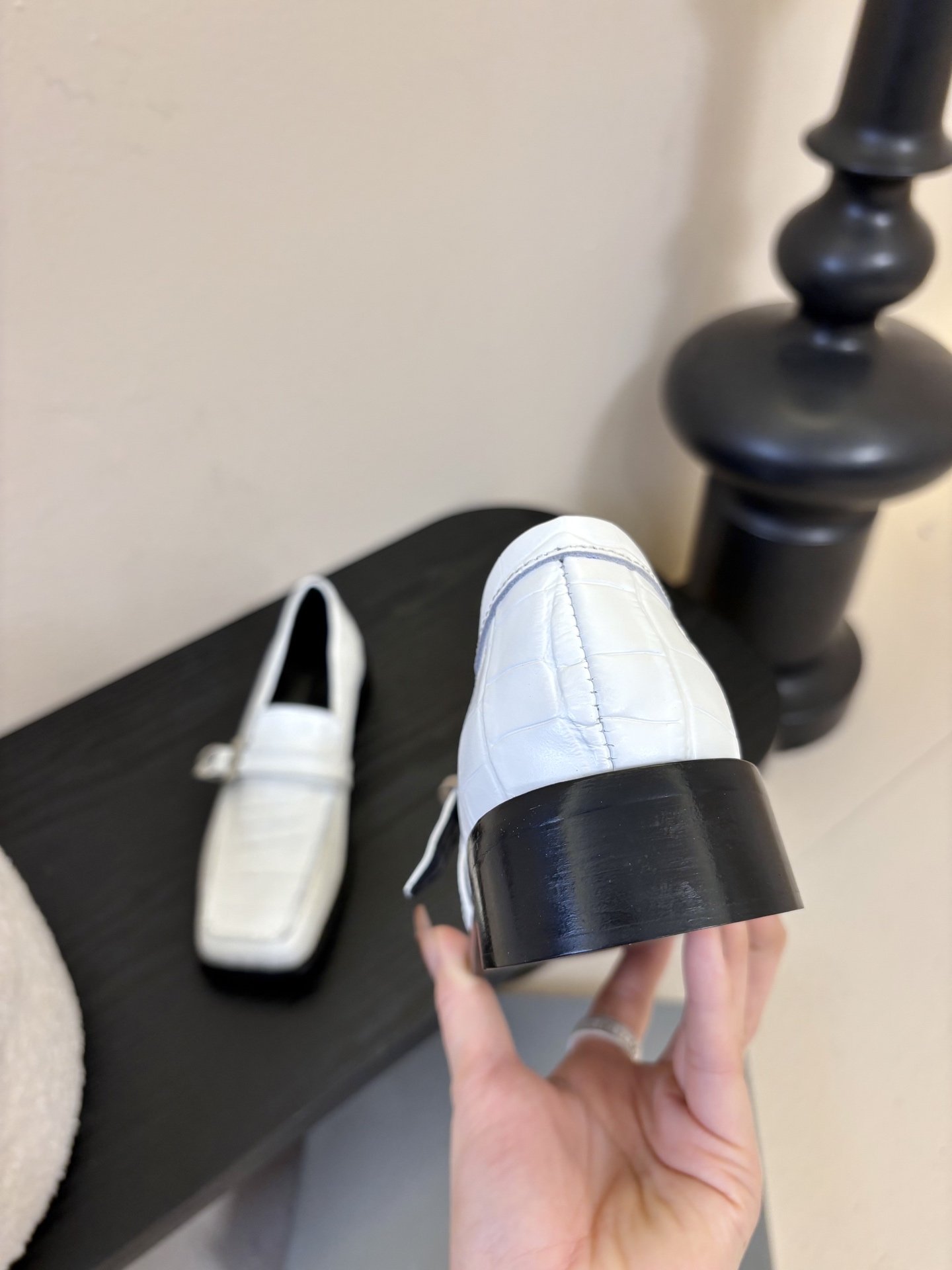 26春夏新款Balenciaga巴黎世家26Fw Bel Air鳄鱼纹压纹牛皮乐福鞋方头搭扣一脚蹬小皮鞋