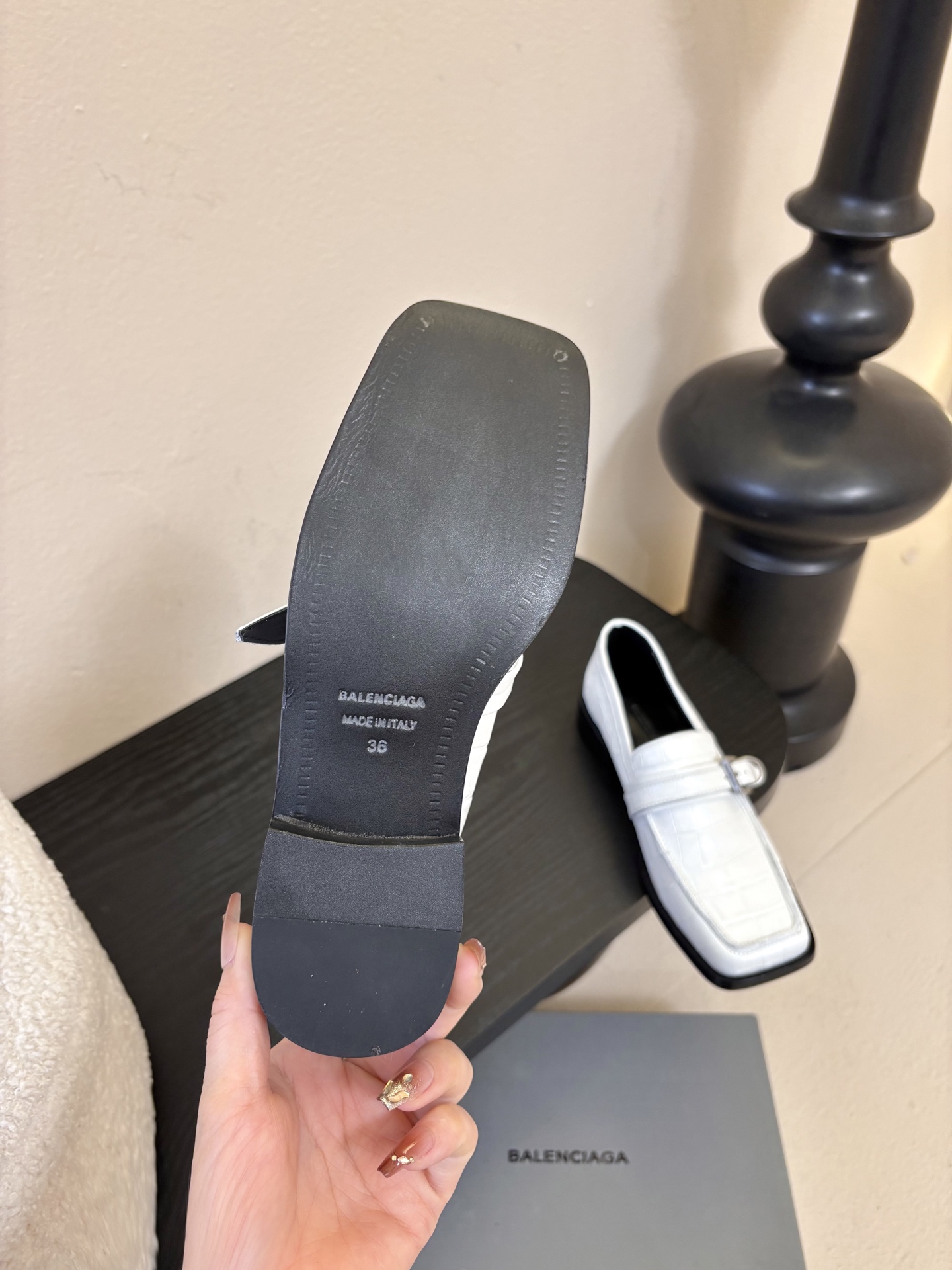 26春夏新款Balenciaga巴黎世家26Fw Bel Air鳄鱼纹压纹牛皮乐福鞋方头搭扣一脚蹬小皮鞋