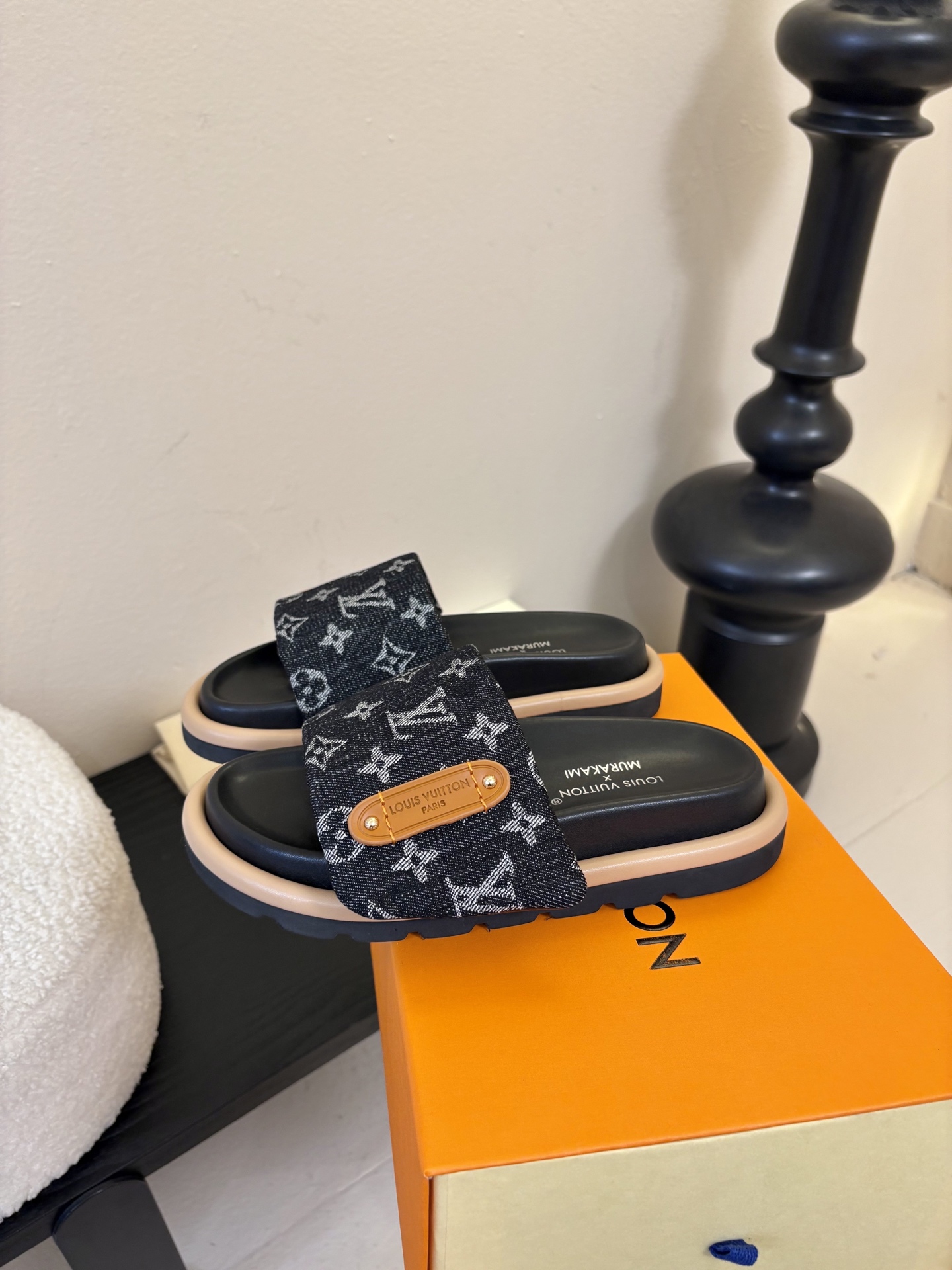 𝐋𝐨𝐮𝐢𝐬 𝐕𝐮𝐢𝐭𝐭𝐨面包拖款春夏穿搭出勤率最高的拖鞋上脚超级无敌舒服，贴合脚部不挑脚型宽脚背的姐妹也