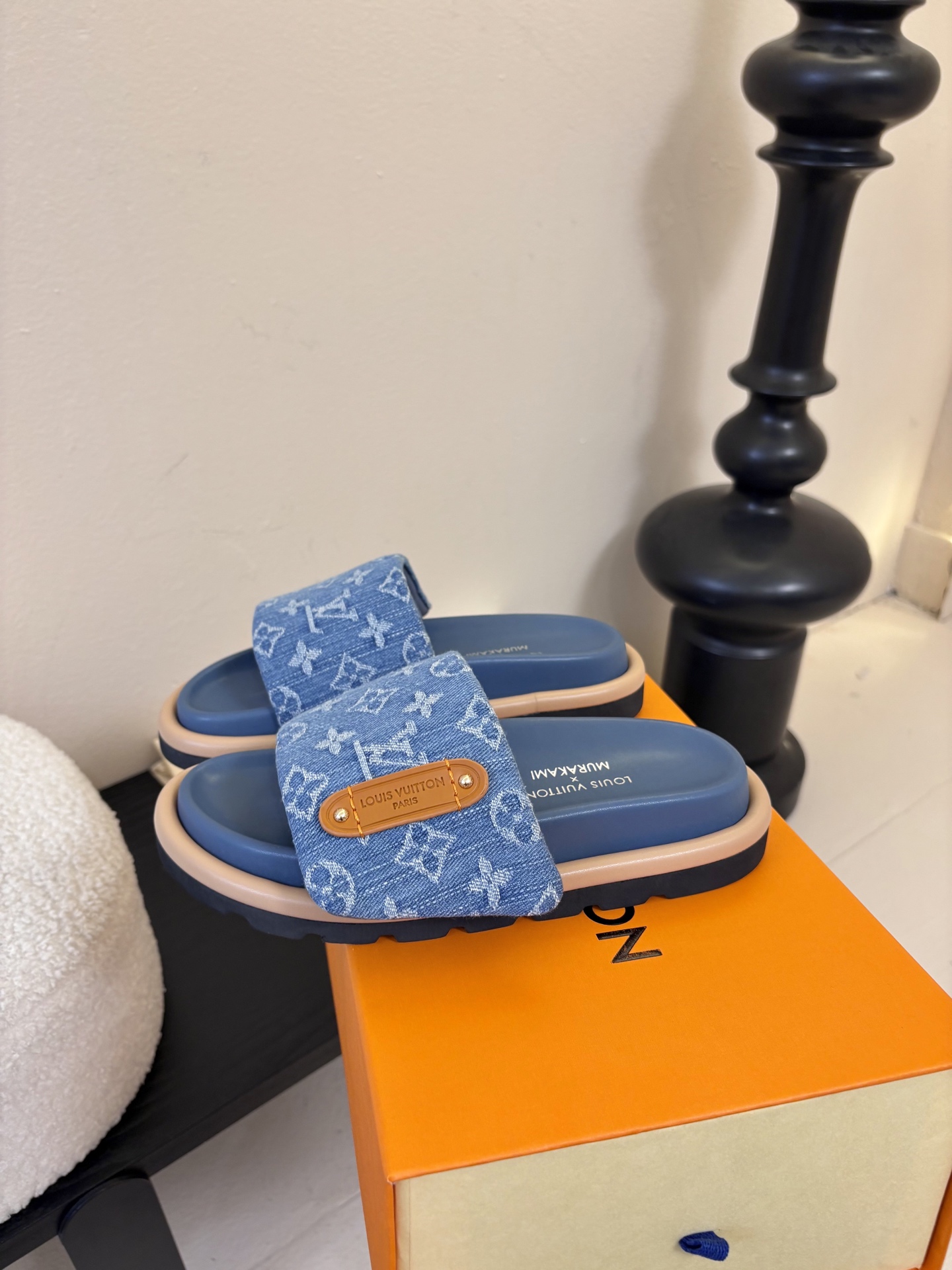 𝐋𝐨𝐮𝐢𝐬 𝐕𝐮𝐢𝐭𝐭𝐨面包拖款春夏穿搭出勤率最高的拖鞋上脚超级无敌舒服，贴合脚部不挑脚型宽脚背的姐妹也