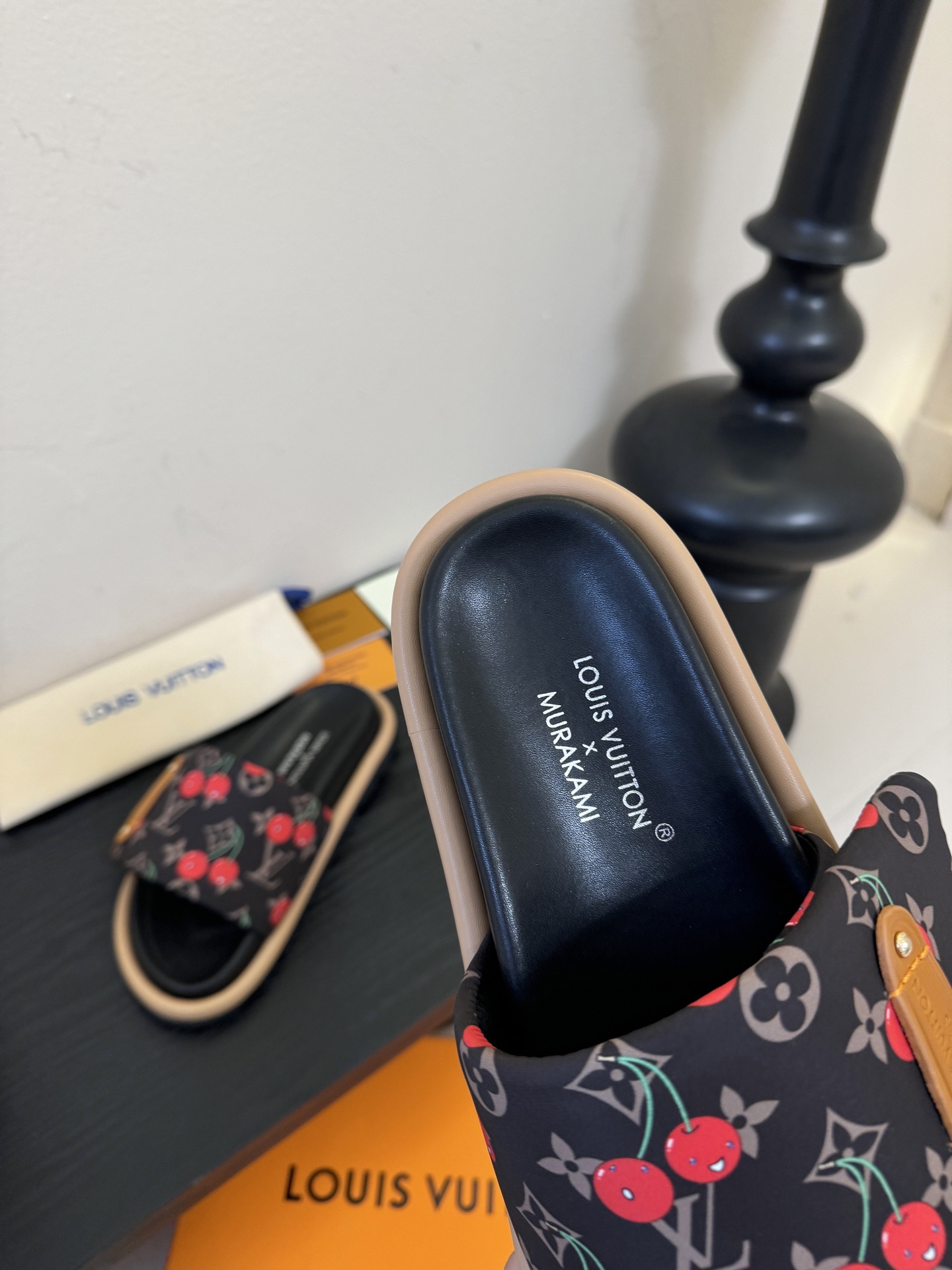 𝐋𝐨𝐮𝐢𝐬 𝐕𝐮𝐢𝐭𝐭𝐨面包拖款春夏穿搭出勤率最高的拖鞋上脚超级无敌舒服，贴合脚部不挑脚型宽脚背的姐妹也