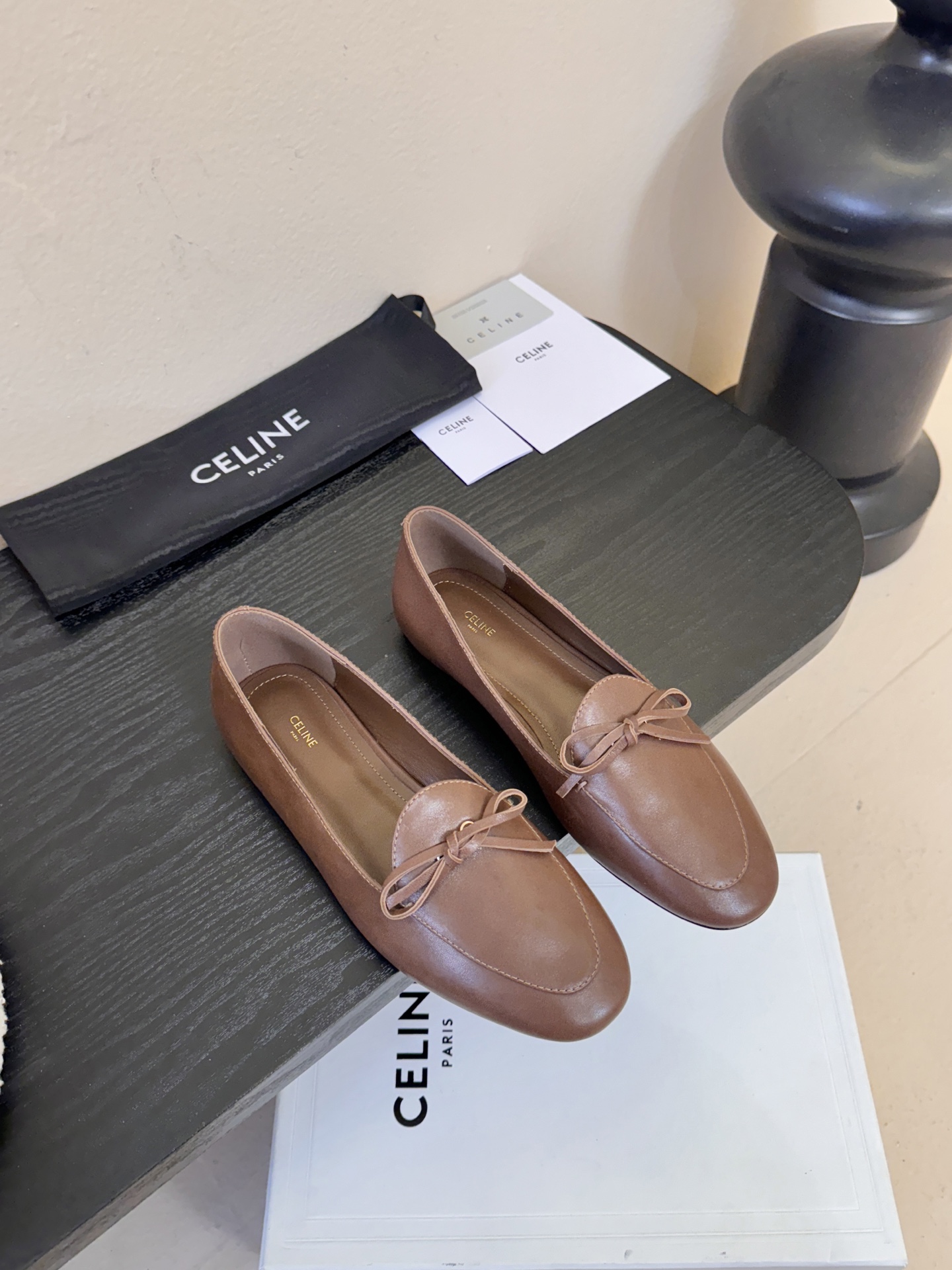 CELINE塞琳2026春夏最新款乐福鞋超多明星网红种草 今年超火的乐福鞋 简简单单的老钱风穿搭 妥妥大