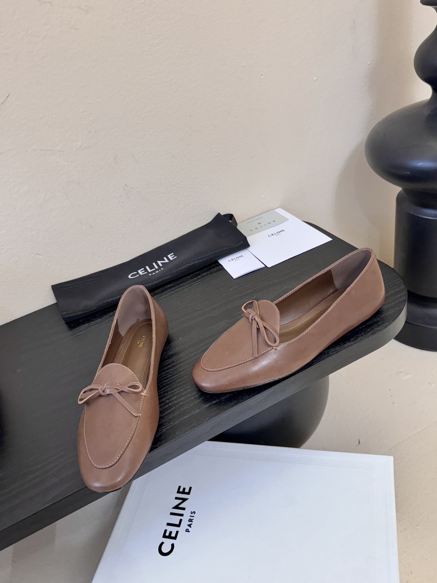 CELINE塞琳2026春夏最新款乐福鞋超多明星网红种草 今年超火的乐福鞋 简简单单的老钱风穿搭 妥妥大