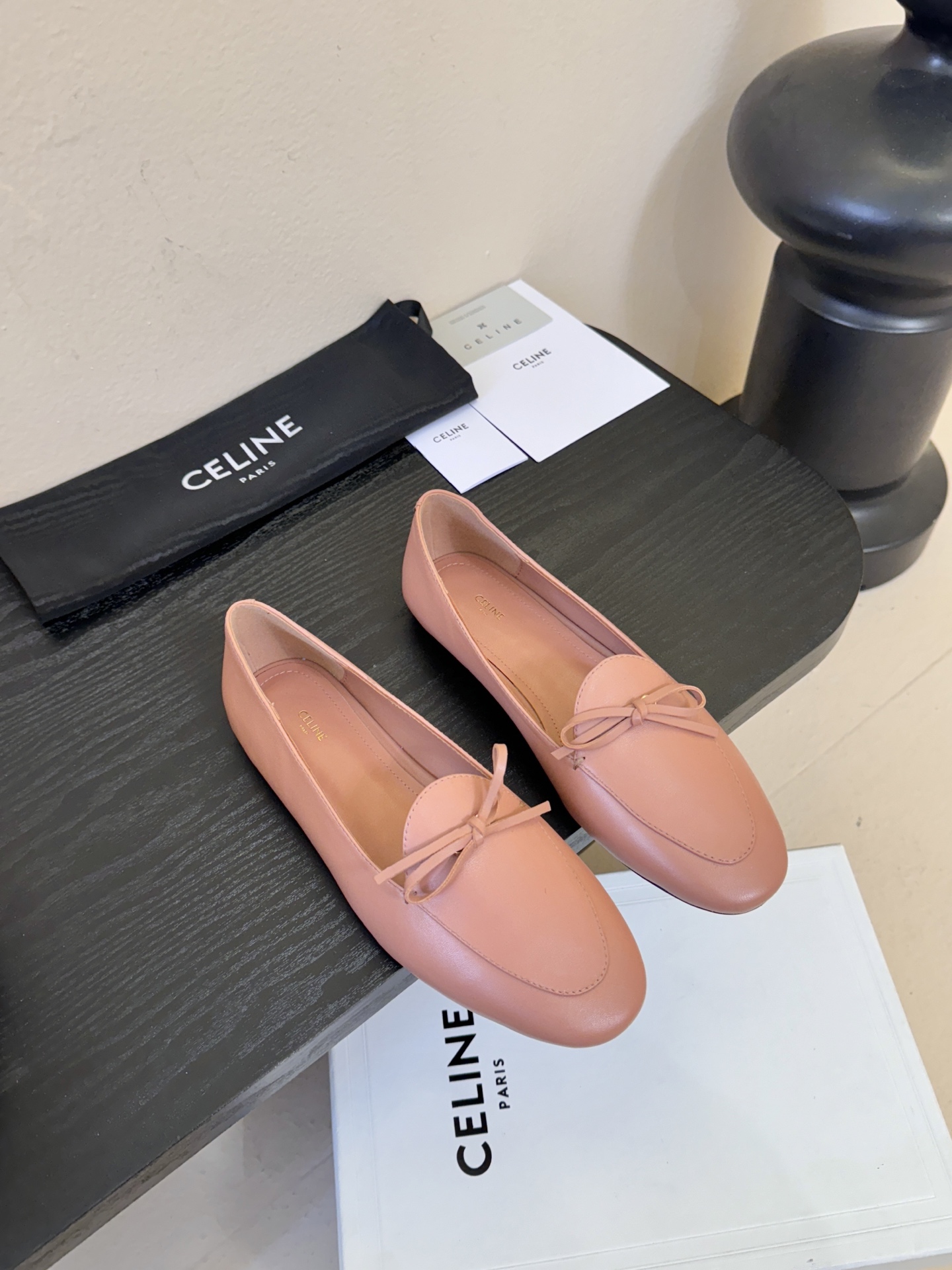 CELINE塞琳2026春夏最新款乐福鞋超多明星网红种草 今年超火的乐福鞋 简简单单的老钱风穿搭 妥妥大