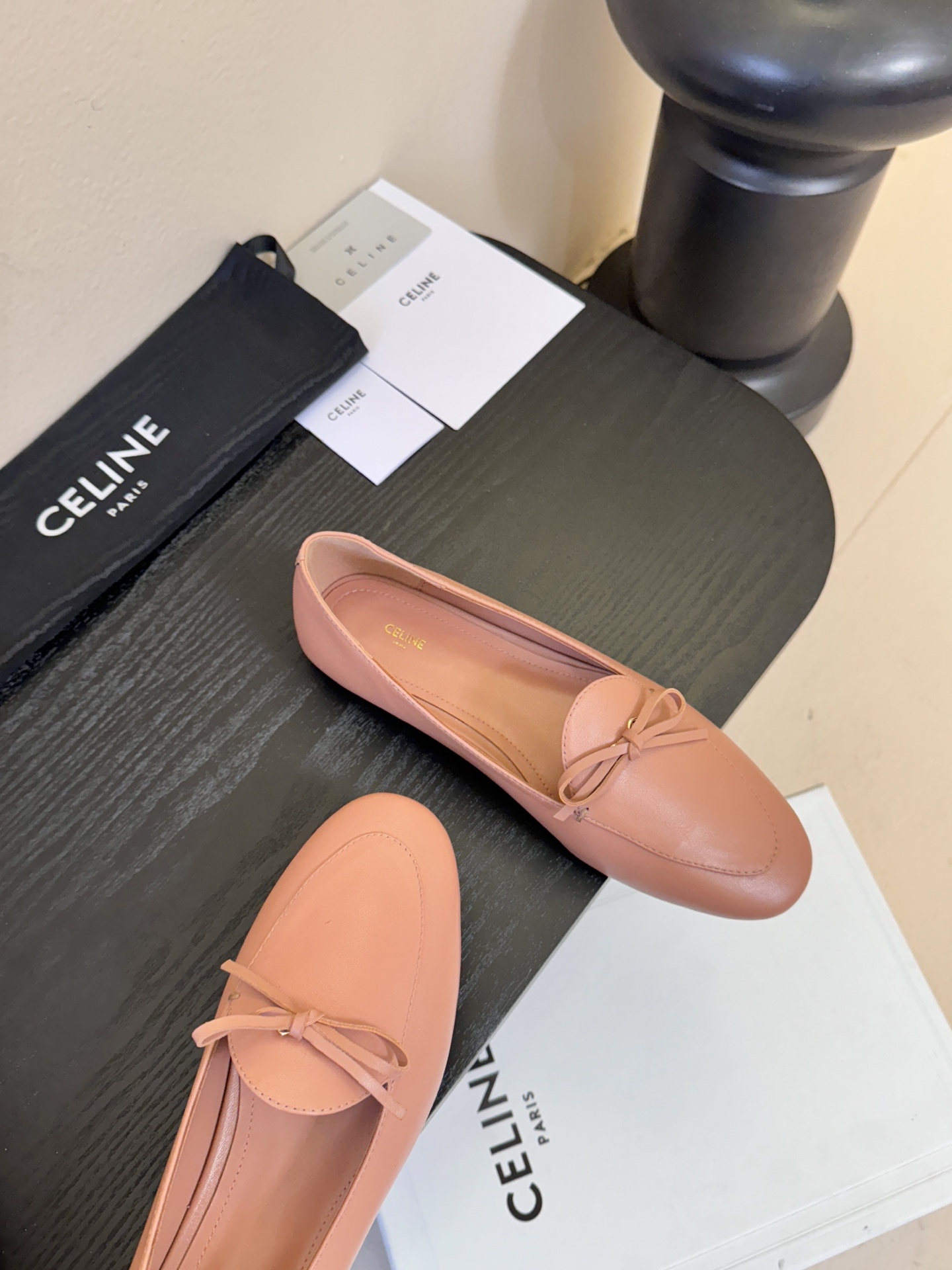 CELINE塞琳2026春夏最新款乐福鞋超多明星网红种草 今年超火的乐福鞋 简简单单的老钱风穿搭 妥妥大