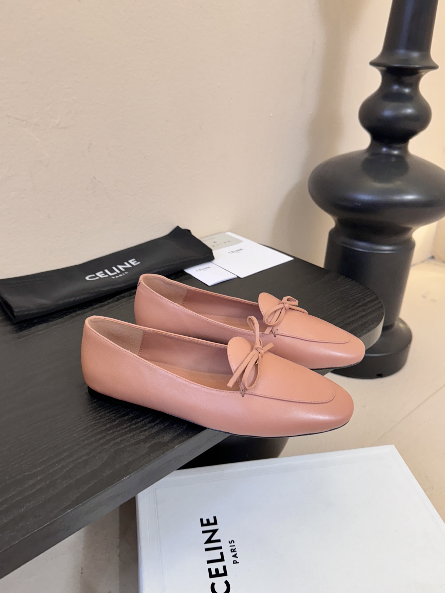 CELINE塞琳2026春夏最新款乐福鞋超多明星网红种草 今年超火的乐福鞋 简简单单的老钱风穿搭 妥妥大