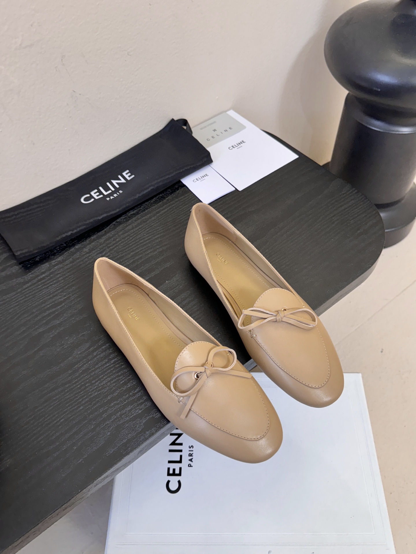 CELINE塞琳2026春夏最新款乐福鞋超多明星网红种草 今年超火的乐福鞋 简简单单的老钱风穿搭 妥妥大