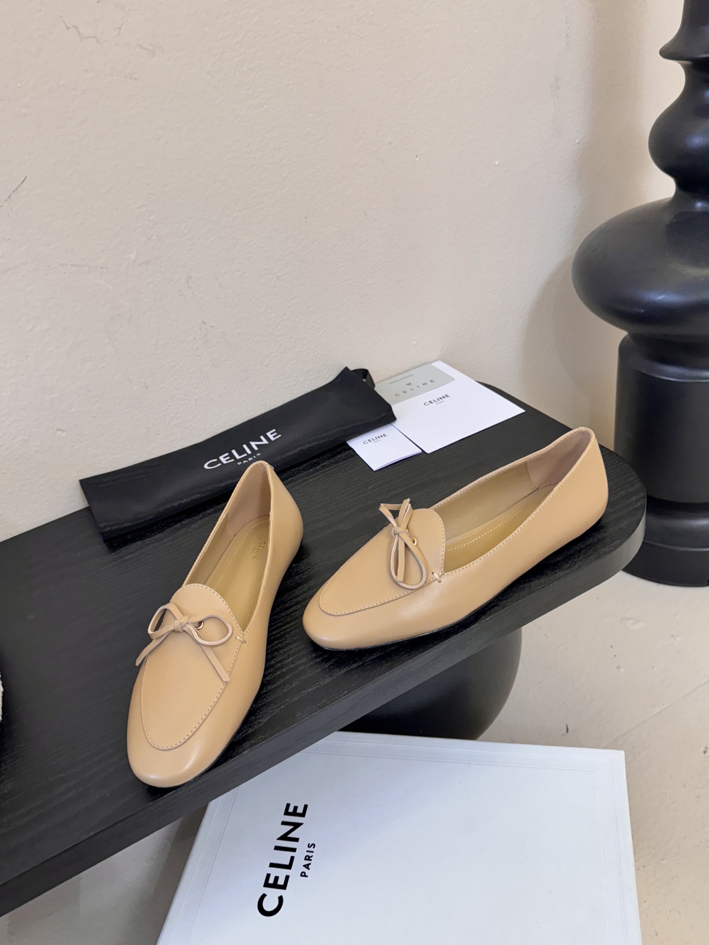 CELINE塞琳2026春夏最新款乐福鞋超多明星网红种草 今年超火的乐福鞋 简简单单的老钱风穿搭 妥妥大