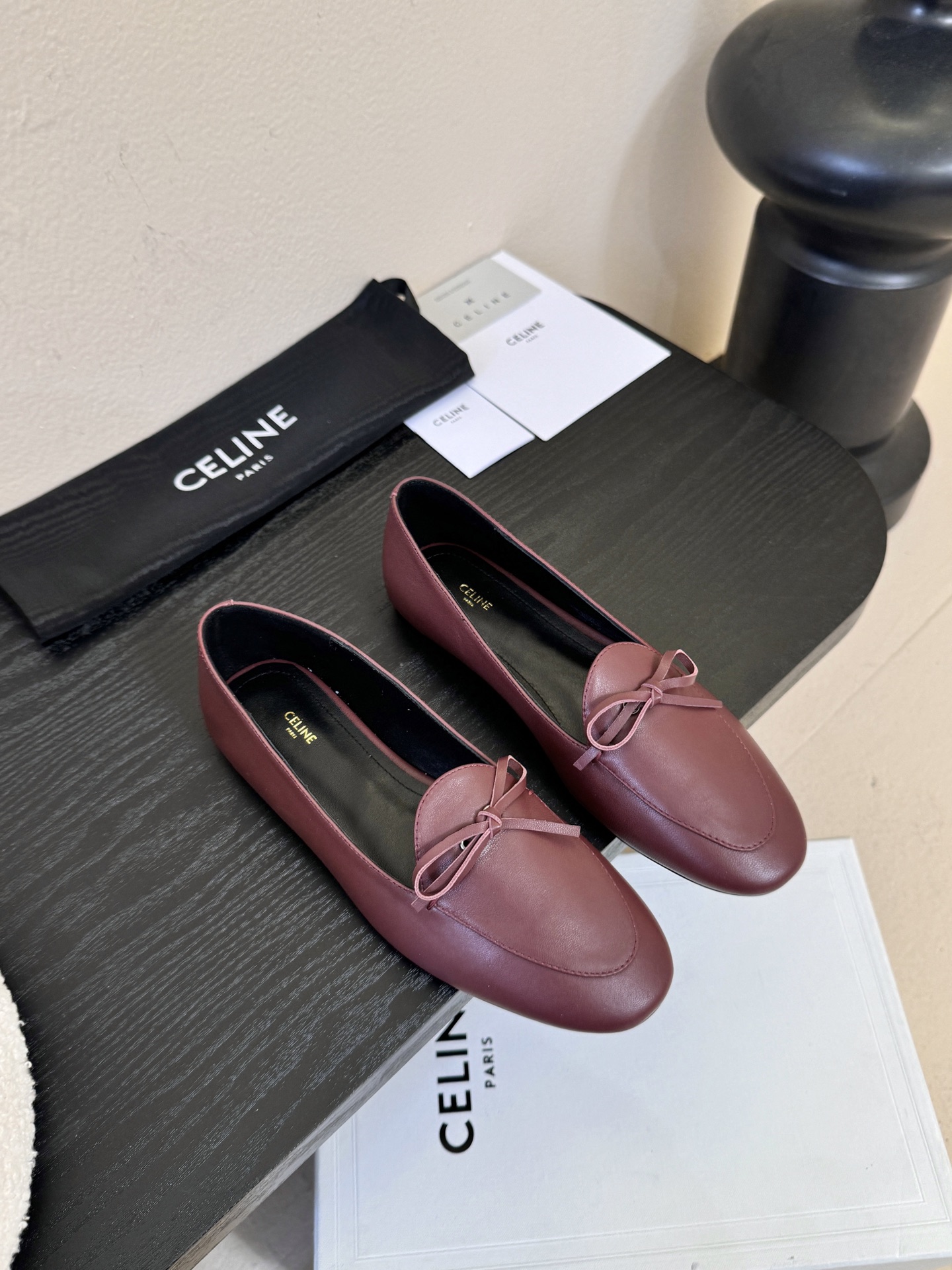 CELINE塞琳2026春夏最新款乐福鞋超多明星网红种草 今年超火的乐福鞋 简简单单的老钱风穿搭 妥妥大