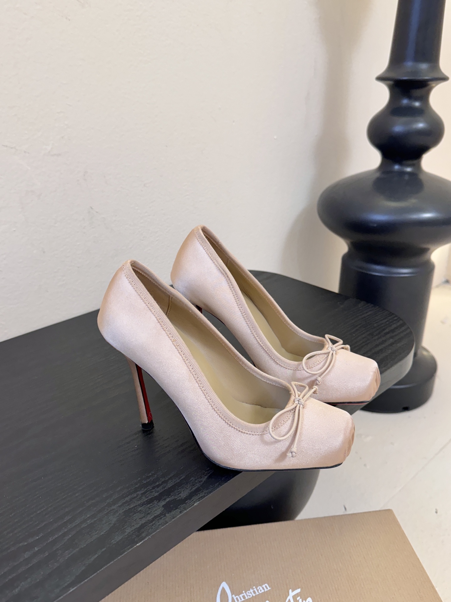 ChristinLouboutin/CL25WF新品猪鼻子蝴蝶结高跟鞋单鞋在时尚的舞台上CL始终是璀璨的