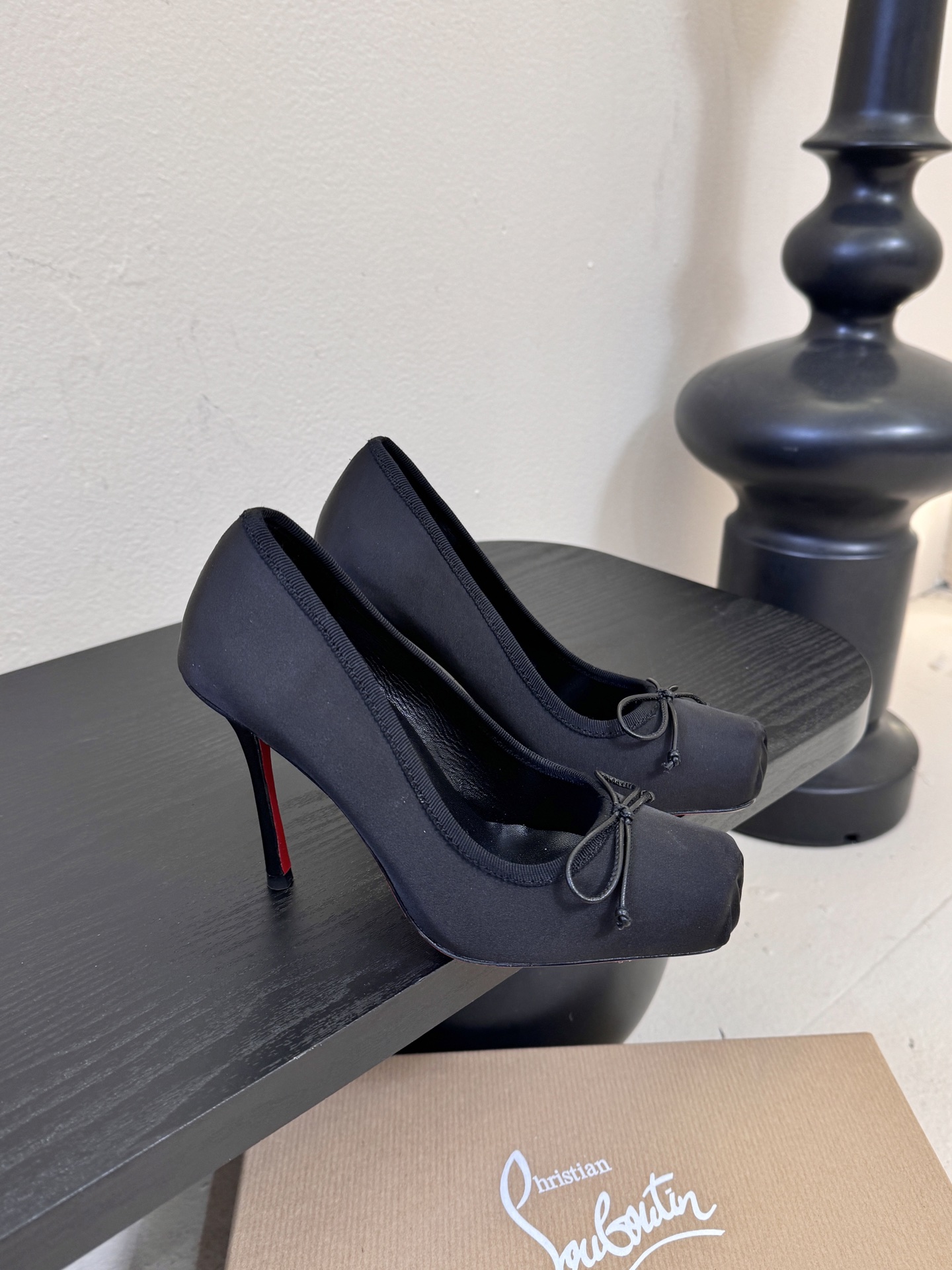 ChristinLouboutin/CL25WF新品猪鼻子蝴蝶结高跟鞋单鞋在时尚的舞台上CL始终是璀璨的