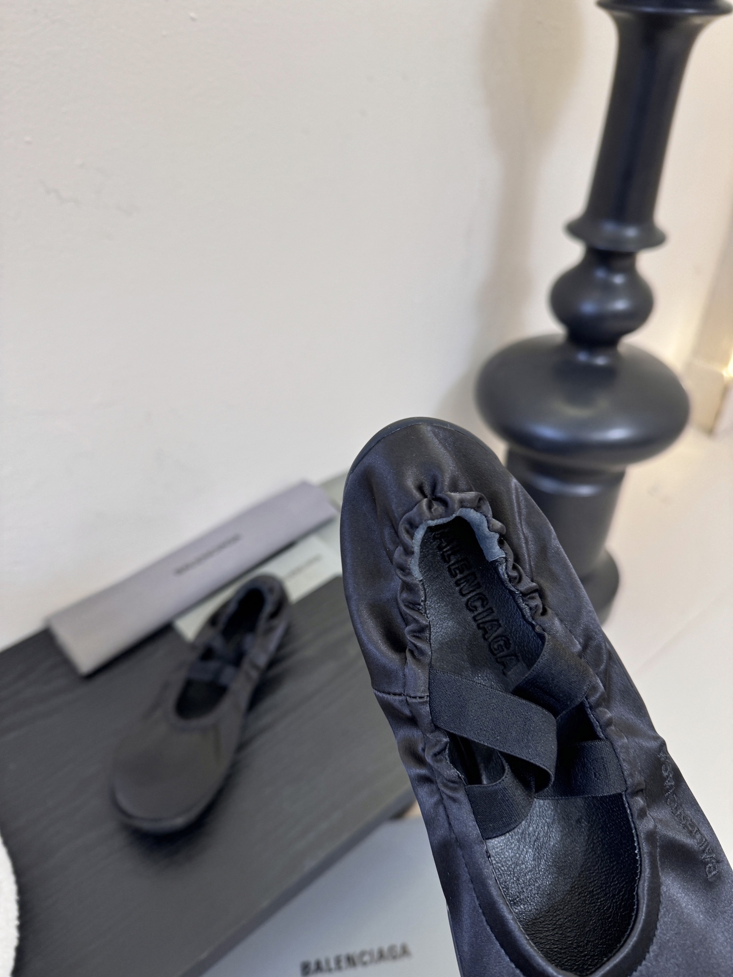 BALENCIAGA巴黎世家芭蕾舞鞋 跳舞鞋 好多明星网红种草 超经典的鞋型设计 永不过时的穿搭 这款芭