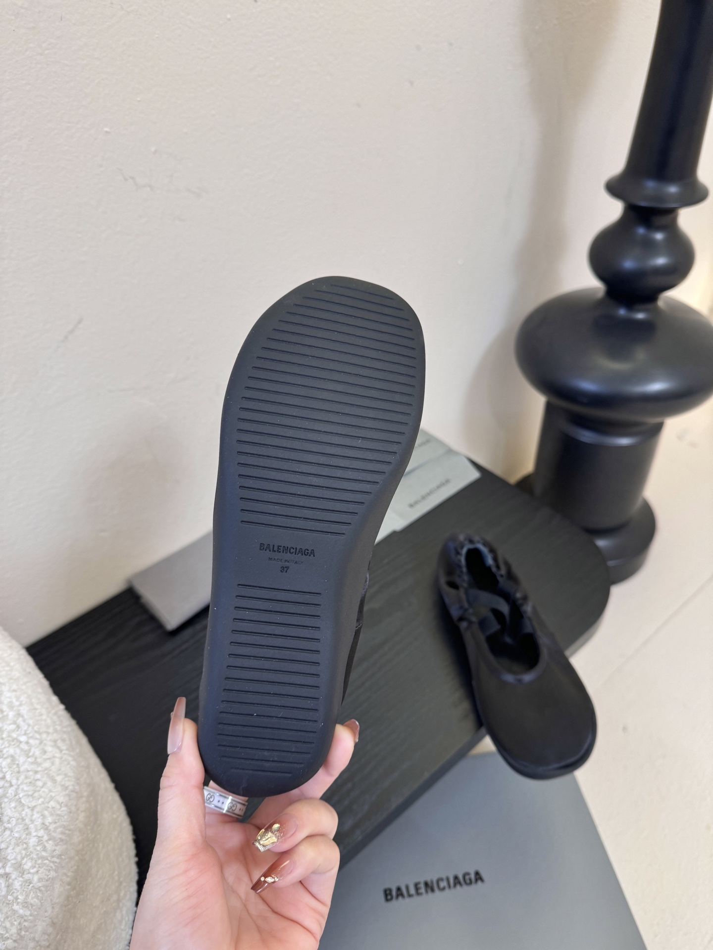 BALENCIAGA巴黎世家芭蕾舞鞋 跳舞鞋 好多明星网红种草 超经典的鞋型设计 永不过时的穿搭 这款芭