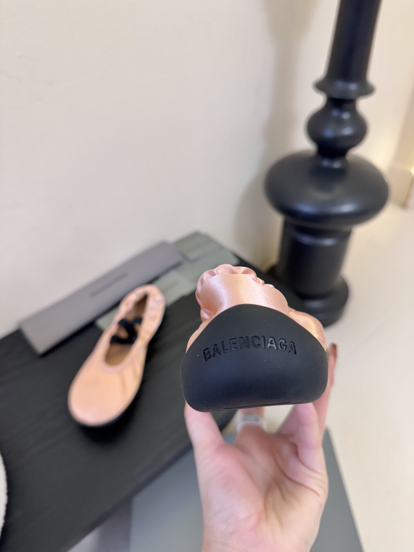 BALENCIAGA巴黎世家芭蕾舞鞋 跳舞鞋 好多明星网红种草 超经典的鞋型设计 永不过时的穿搭 这款芭