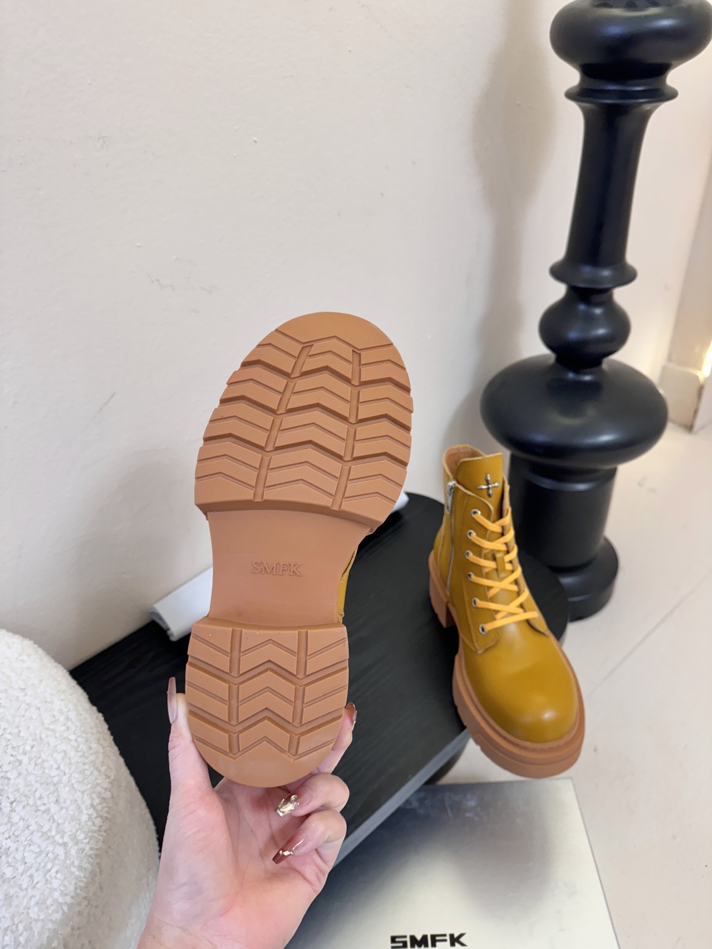 SMFK 26ss 最新 四季马丁 新款马丁靴卖疯了 宝子们！吴宣仪同款最近非常门 爆真的是很耐看越看越