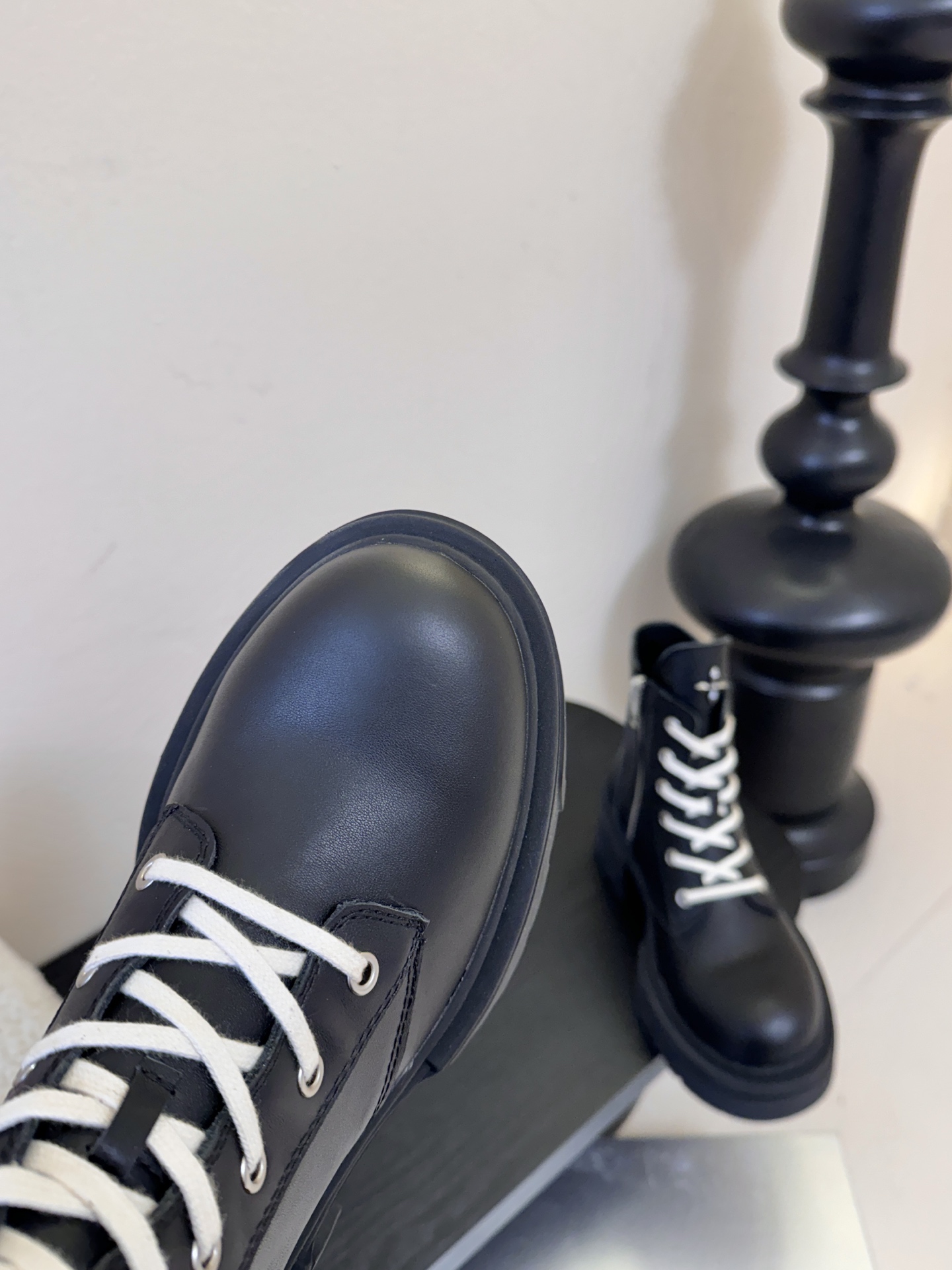 SMFK 26ss 最新 四季马丁 新款马丁靴卖疯了 宝子们！吴宣仪同款最近非常门 爆真的是很耐看越看越