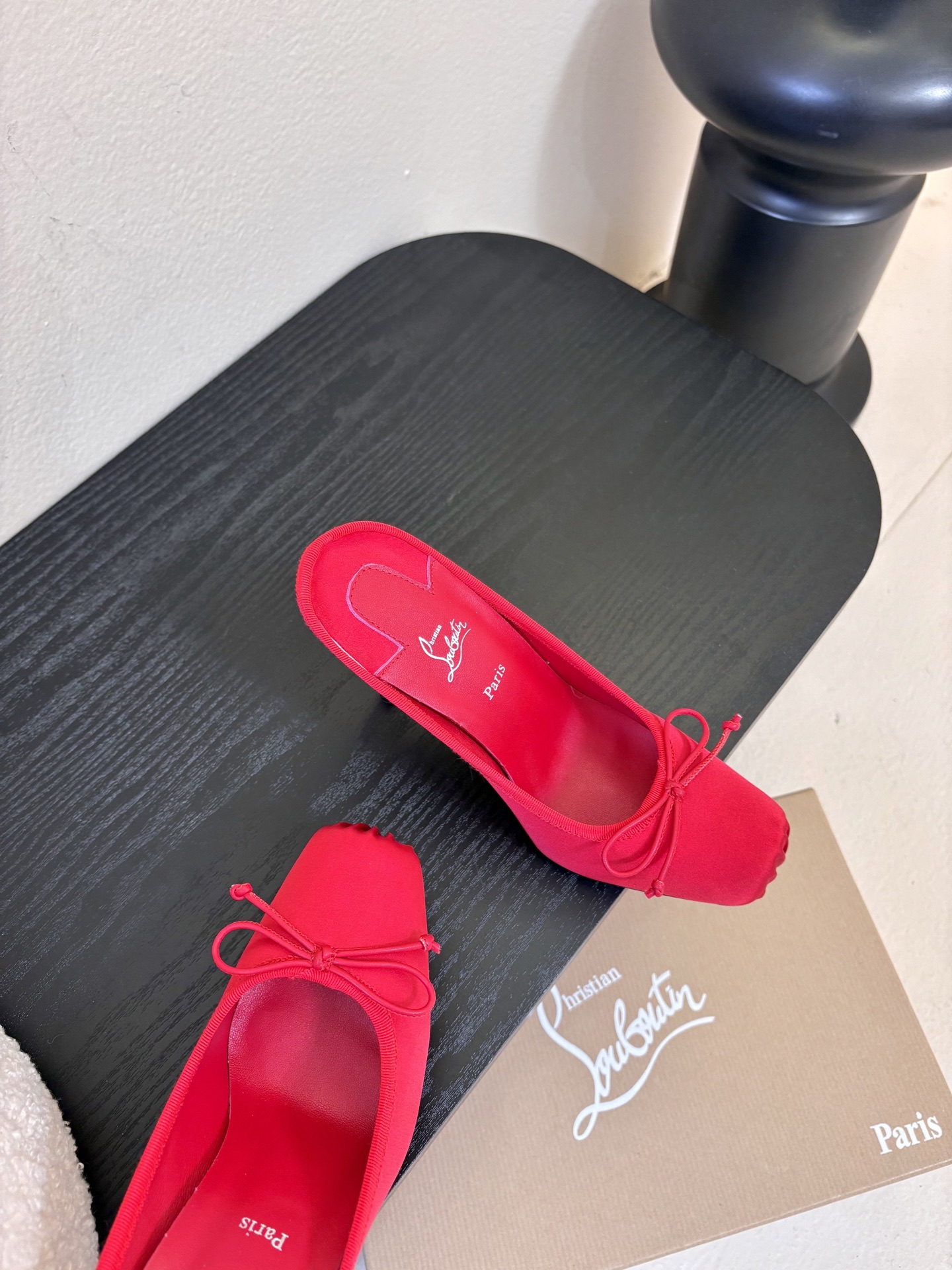 10.5公分ChristinLouboutin/CL26WF新品猪鼻子蝴蝶结高跟鞋单鞋在时尚的舞台上CL