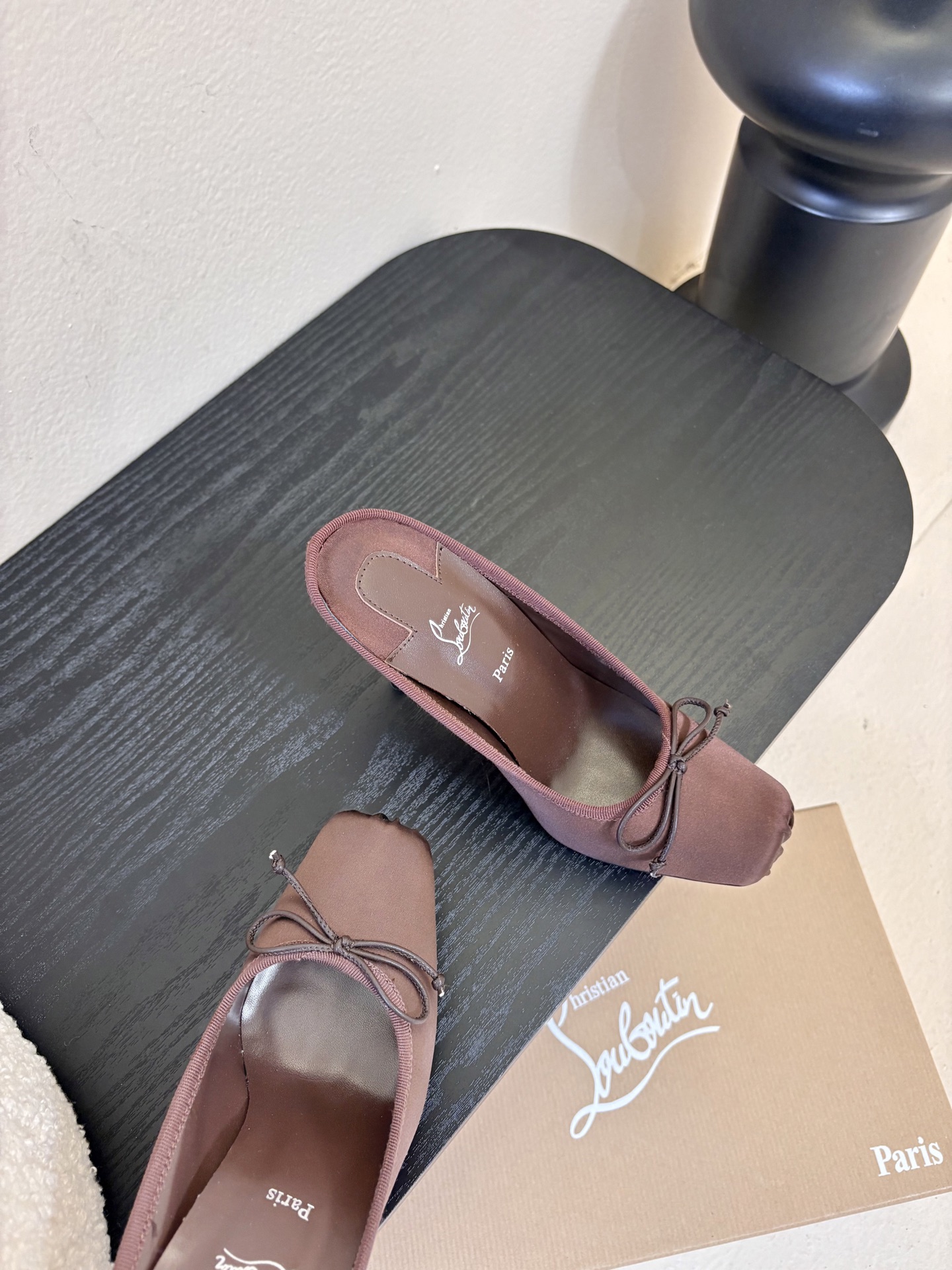 10.5公分ChristinLouboutin/CL26WF新品猪鼻子蝴蝶结高跟鞋单鞋在时尚的舞台上CL