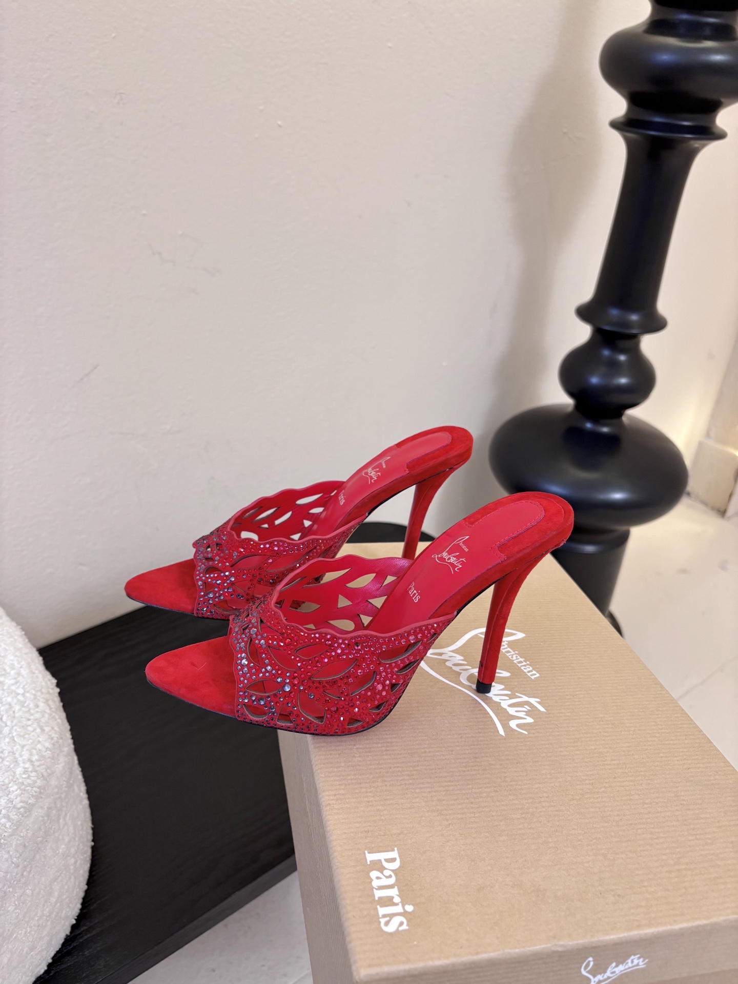 10.5公分ChristinLouboutin/CL26WF新品猪鼻子蝴蝶结高跟鞋单鞋在时尚的舞台上CL