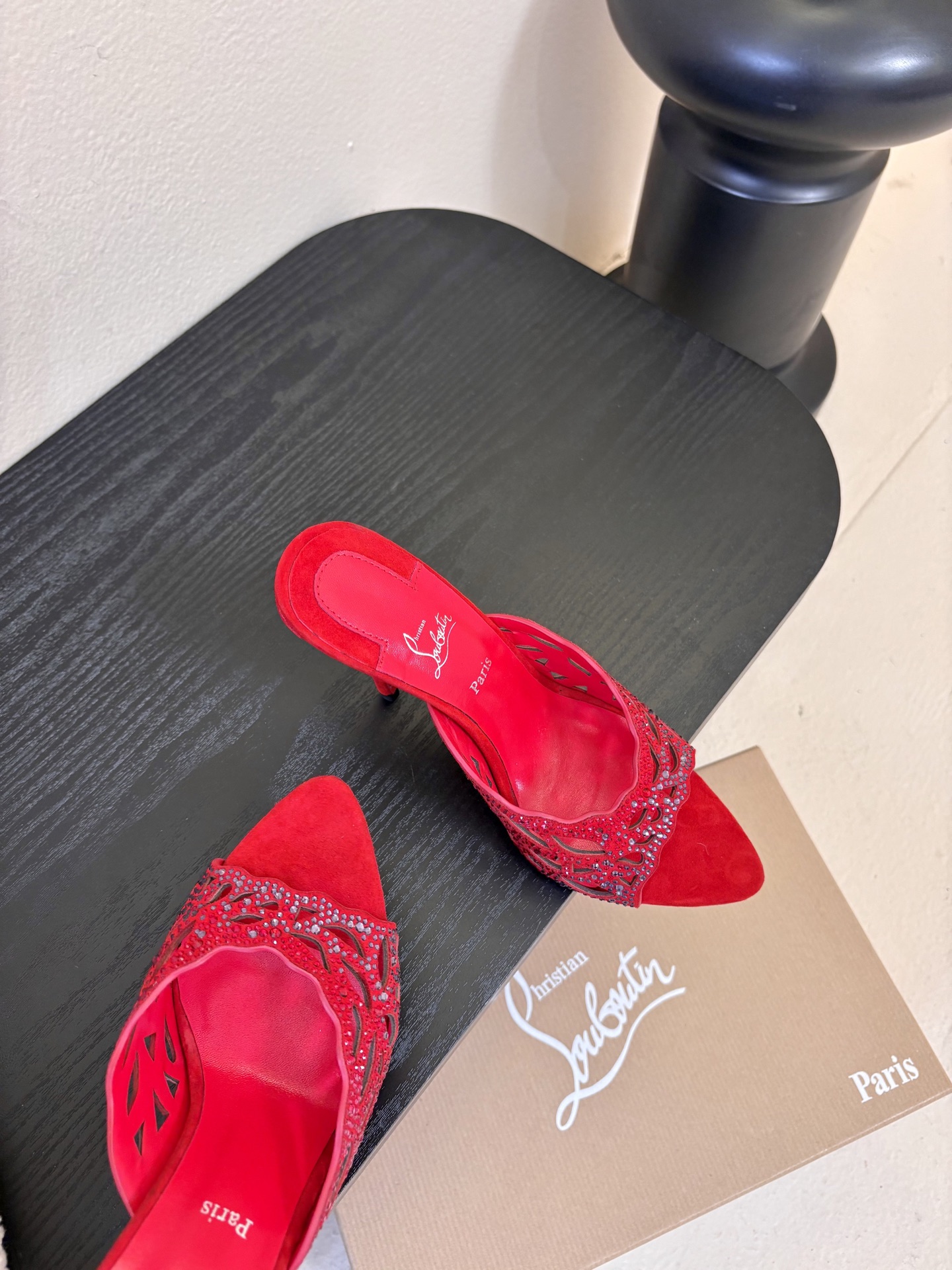 10.5公分ChristinLouboutin/CL26WF新品猪鼻子蝴蝶结高跟鞋单鞋在时尚的舞台上CL