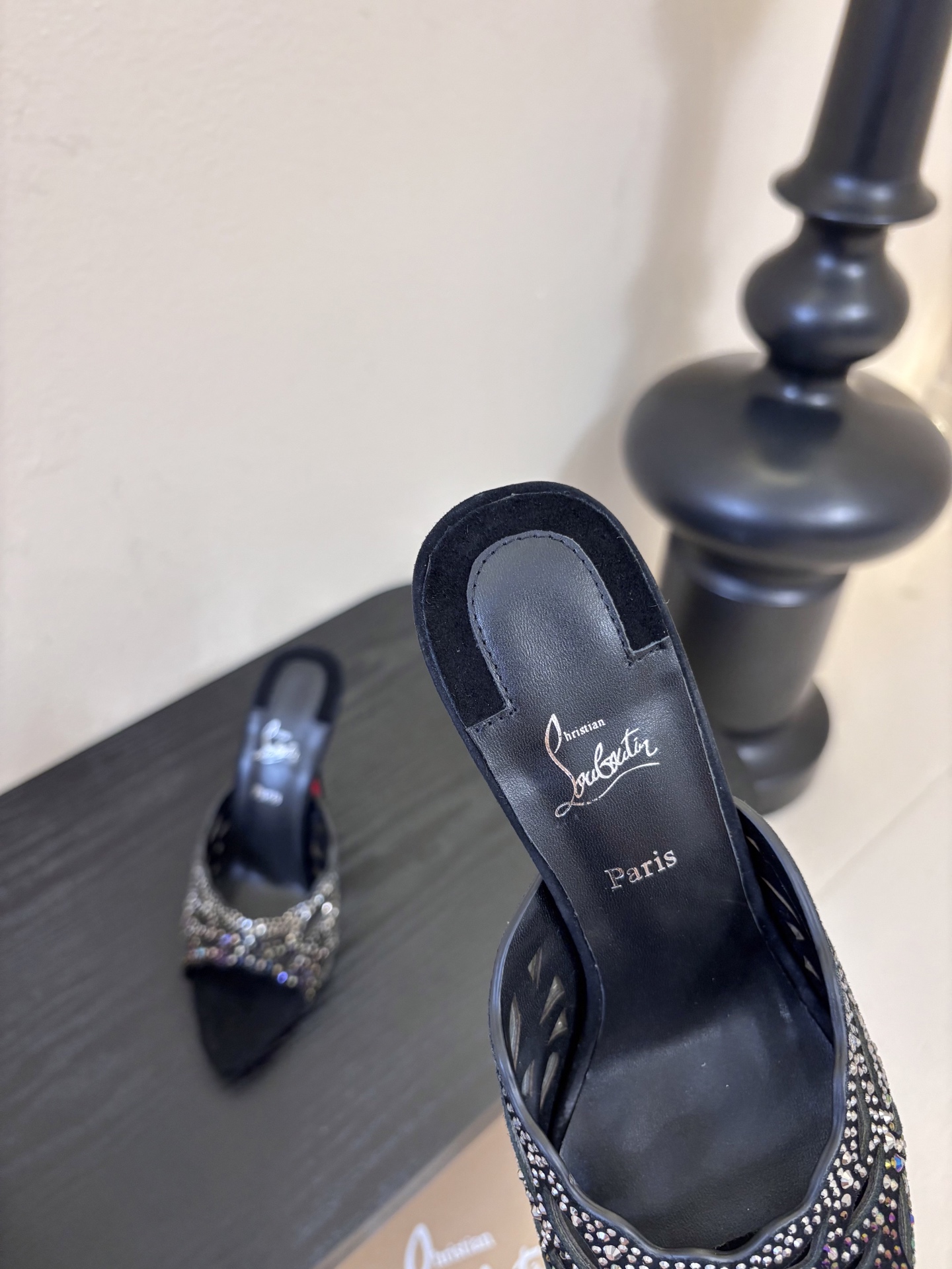 10.5公分ChristinLouboutin/CL26WF新品猪鼻子蝴蝶结高跟鞋单鞋在时尚的舞台上CL