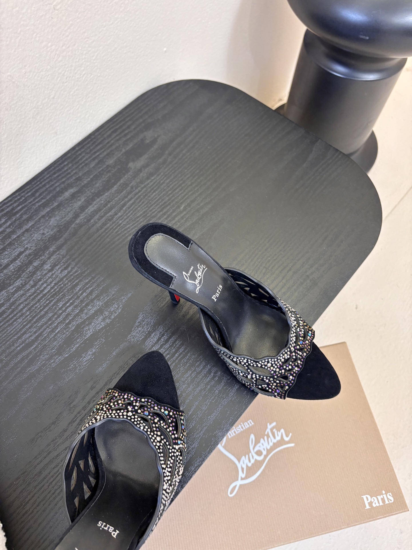 10.5公分ChristinLouboutin/CL26WF新品猪鼻子蝴蝶结高跟鞋单鞋在时尚的舞台上CL