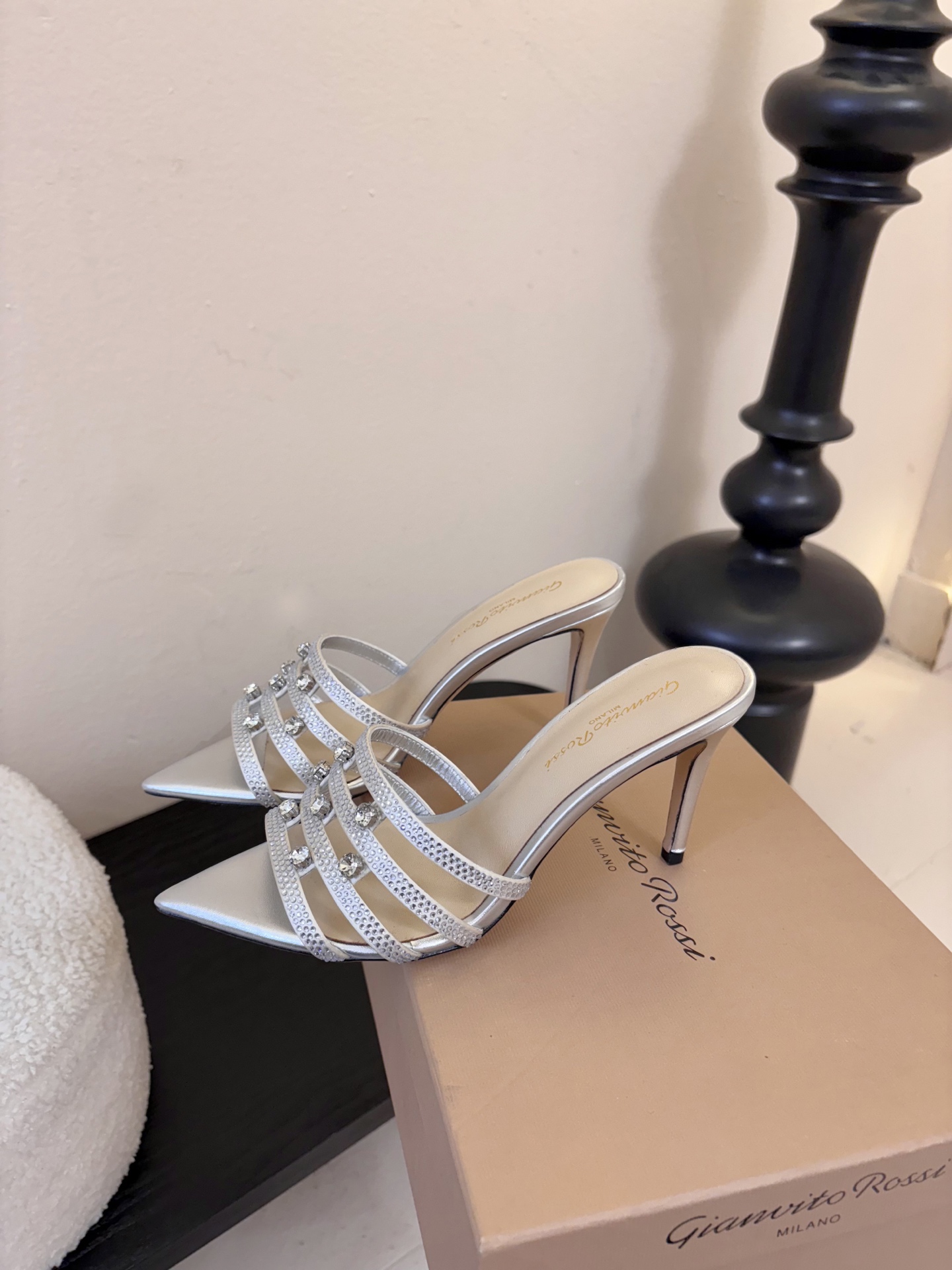 吉安维托·罗西 (Gianvito Rossi) 2023官网最新发尖头凉拖原版拆解1:1完美复刻鞋面进