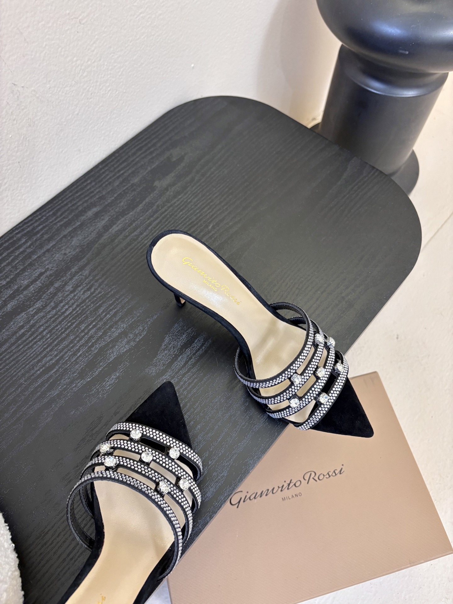 吉安维托·罗西 (Gianvito Rossi) 2023官网最新发尖头凉拖原版拆解1:1完美复刻鞋面进