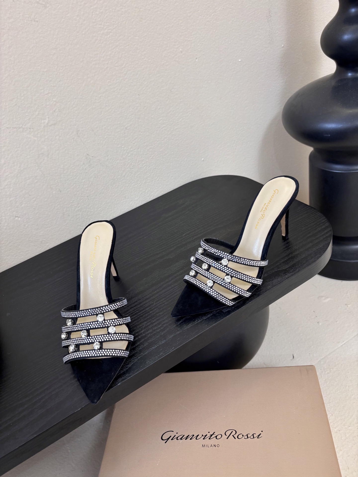 吉安维托·罗西 (Gianvito Rossi) 2023官网最新发尖头凉拖原版拆解1:1完美复刻鞋面进