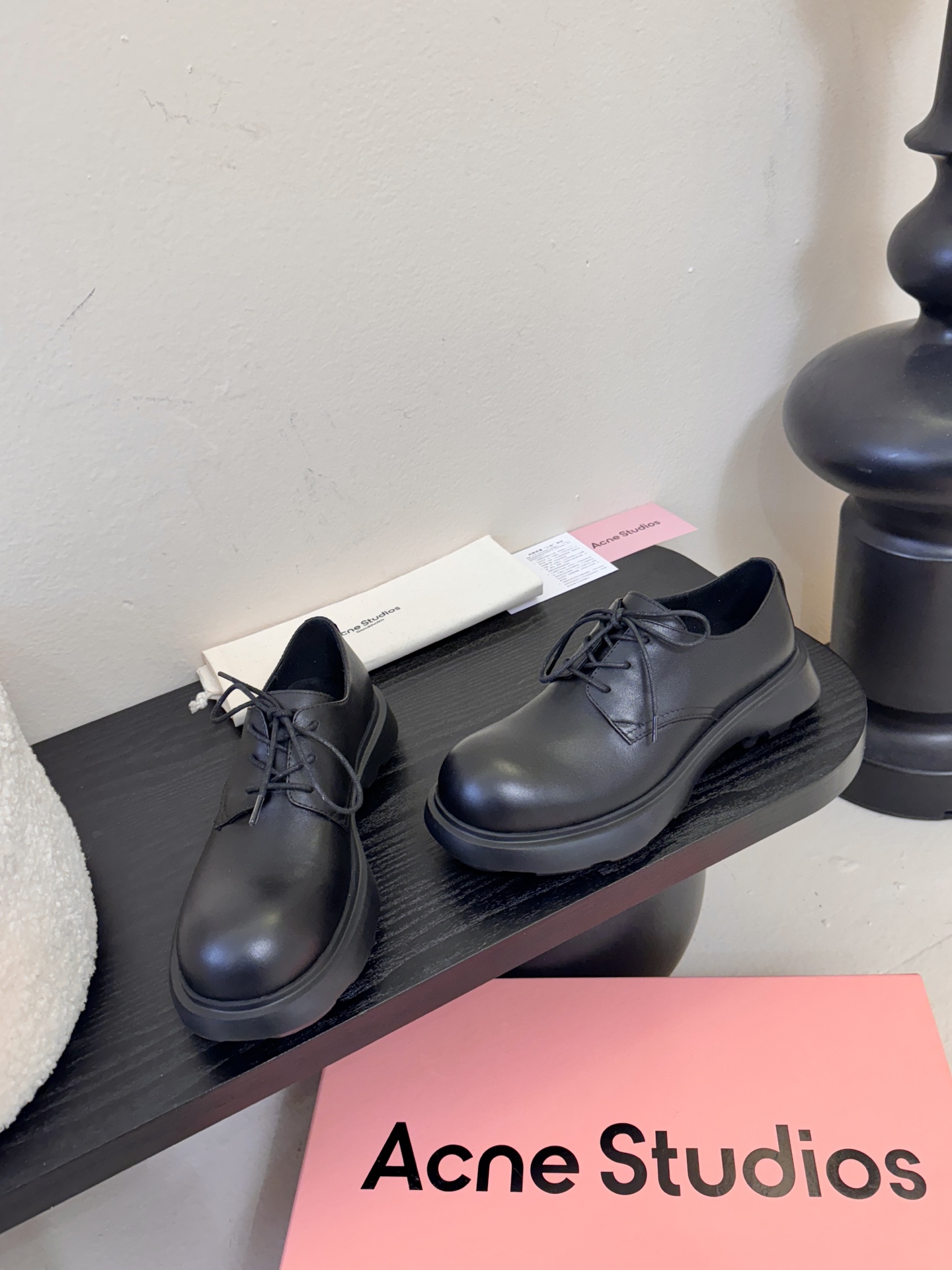 acne studios 26/小皮鞋娜比同款明星真的好会穿搭 最近刷小红书看到这双小皮鞋，大表姐，章若