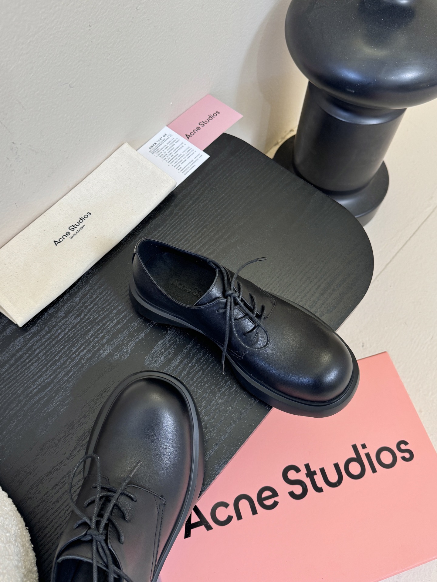 acne studios 26/小皮鞋娜比同款明星真的好会穿搭 最近刷小红书看到这双小皮鞋，大表姐，章若