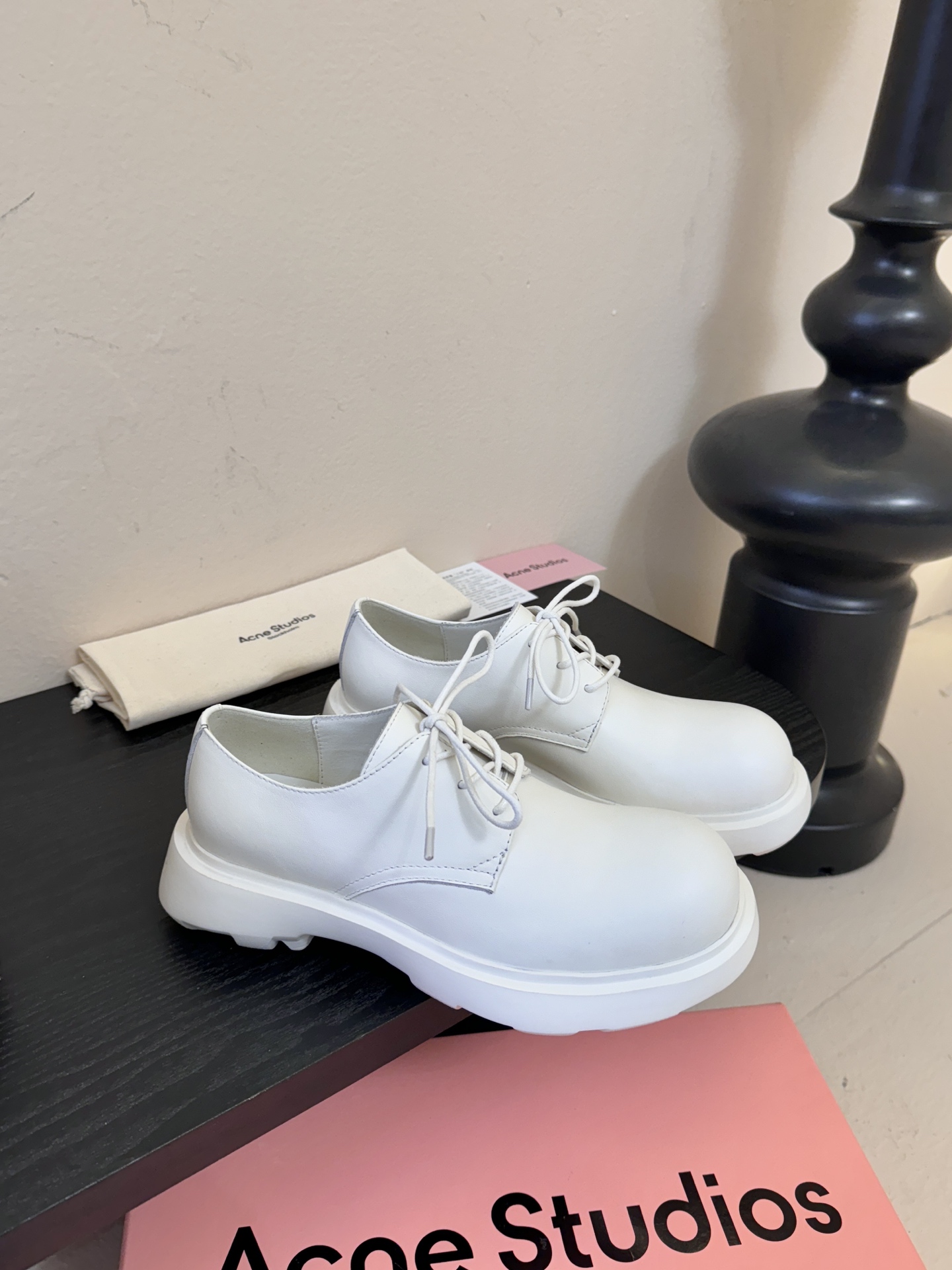 acne studios 26/小皮鞋娜比同款明星真的好会穿搭 最近刷小红书看到这双小皮鞋，大表姐，章若