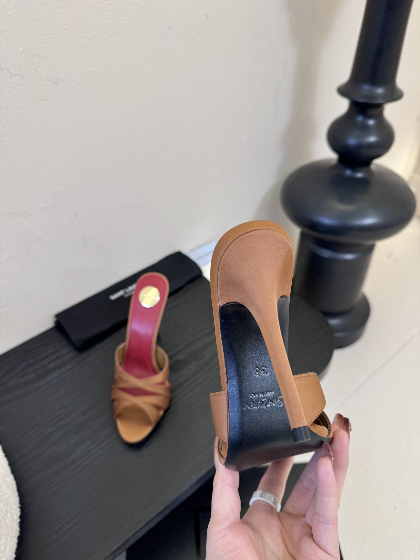 圣罗兰Saint Lauren* ss新YSL Logo高跟鞋拖Ysl走秀款高跟鞋 各种小裙子搭配起来 