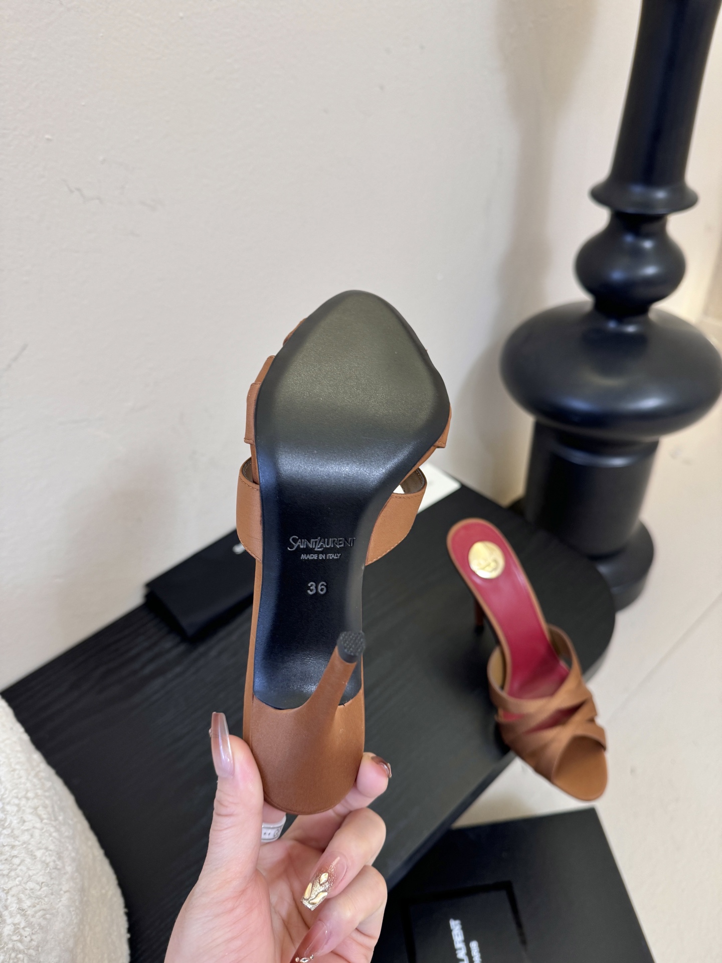 圣罗兰Saint Lauren* ss新YSL Logo高跟鞋拖Ysl走秀款高跟鞋 各种小裙子搭配起来 