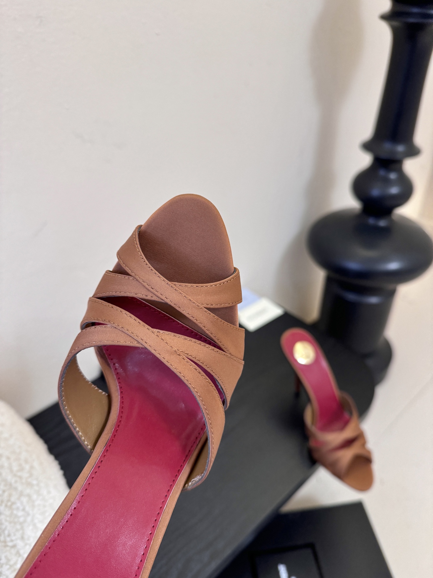 圣罗兰Saint Lauren* ss新YSL Logo高跟鞋拖Ysl走秀款高跟鞋 各种小裙子搭配起来 